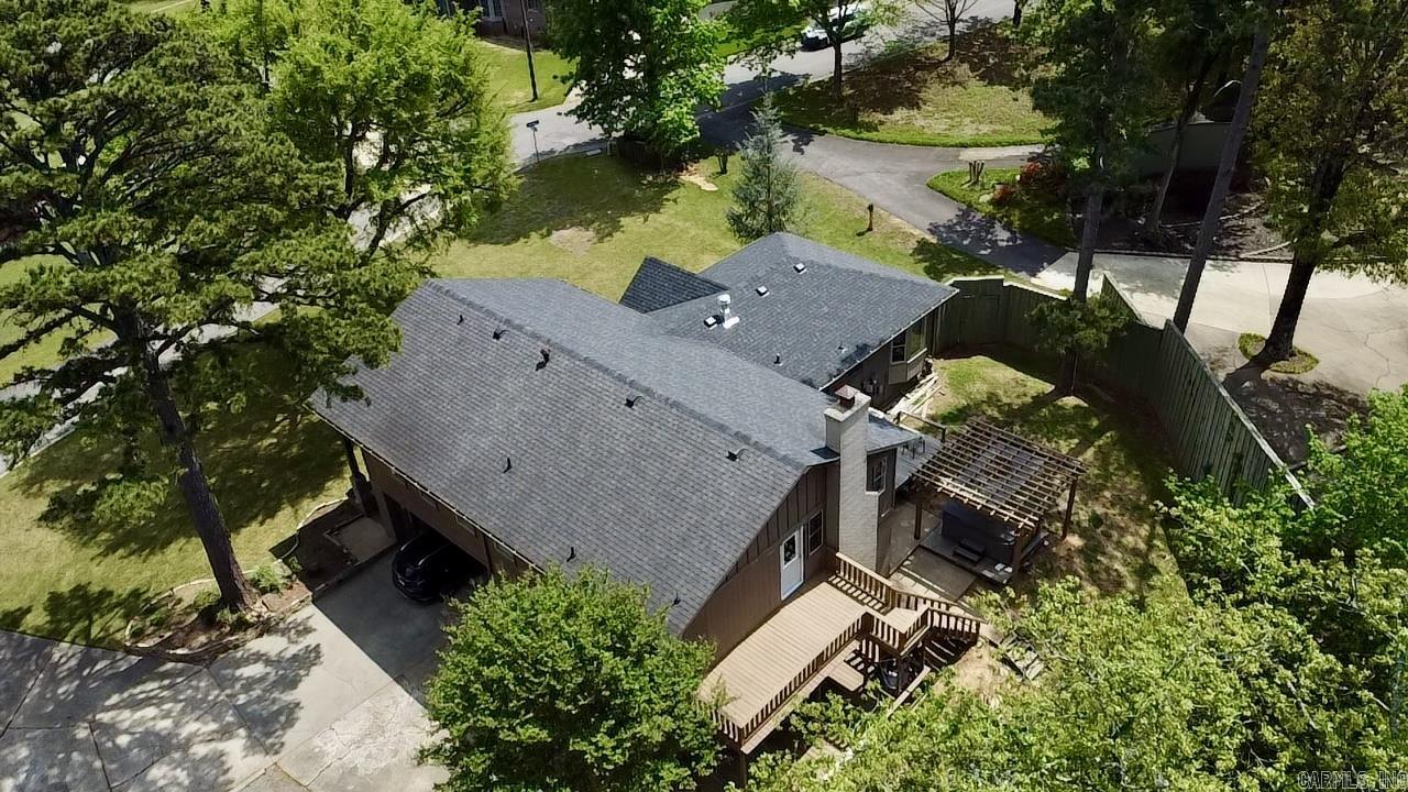 2 Briarwood Ln Property Photo 9