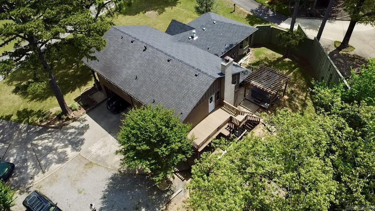 2 Briarwood Ln Property Photo 10