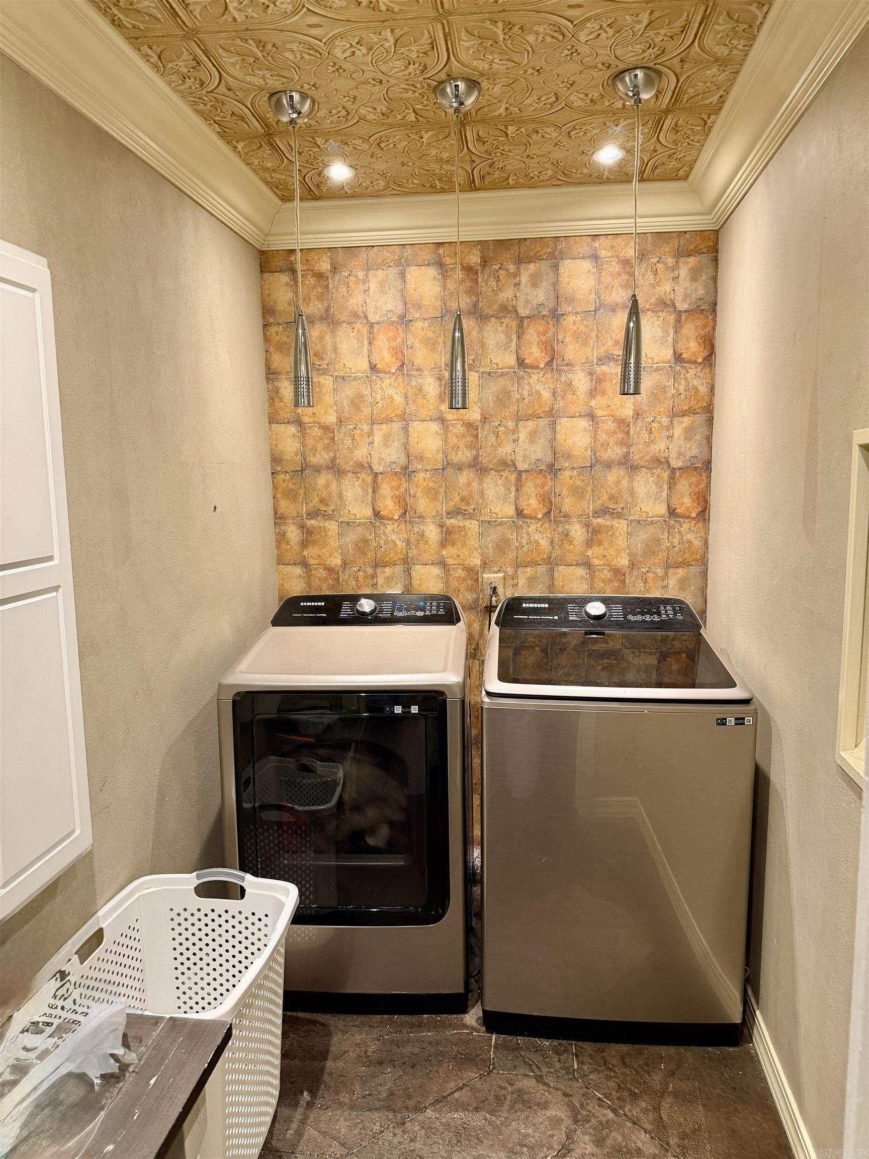 2 Briarwood Ln Property Photo 28