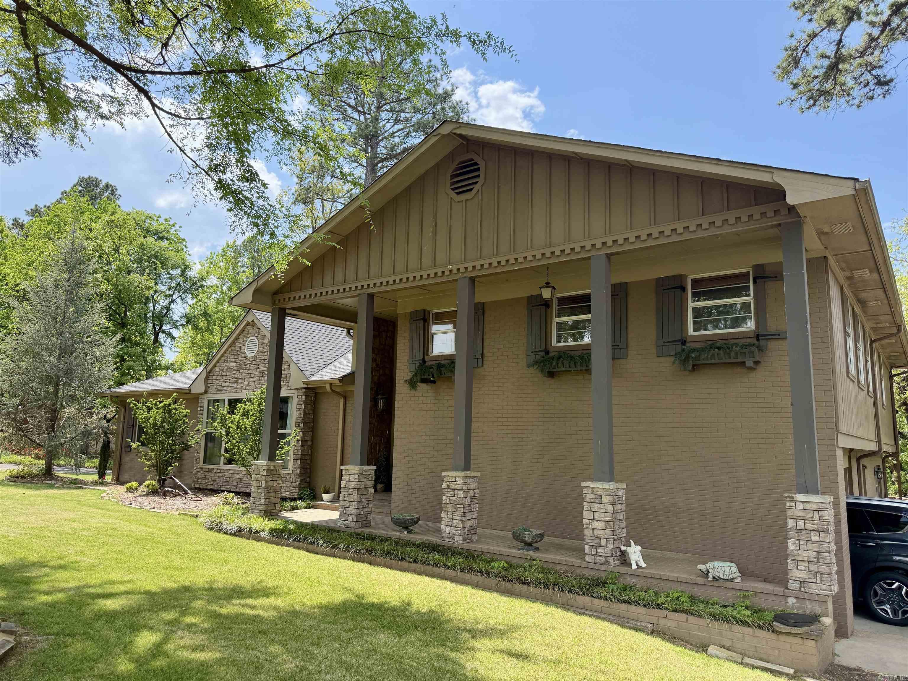 2 Briarwood Ln Property Photo 44