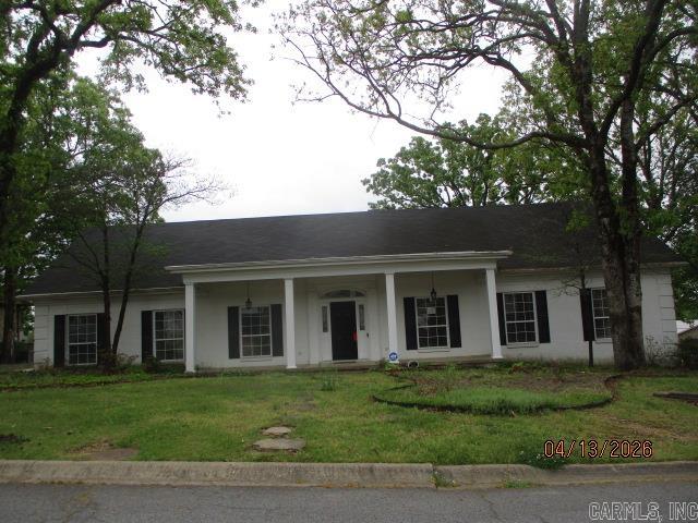 1100 WINNEBAGO DR