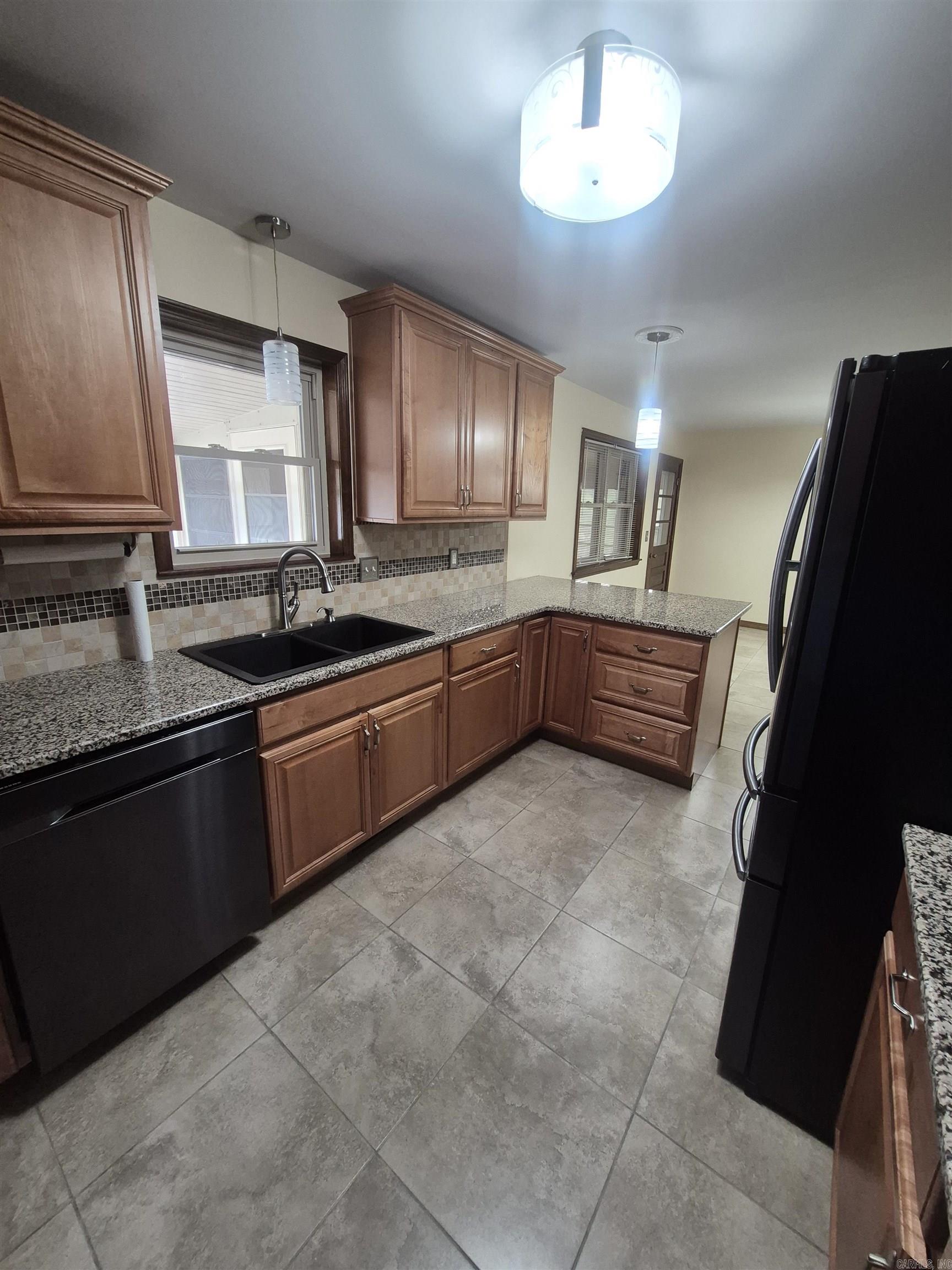 1001 W Washington Property Photo 6