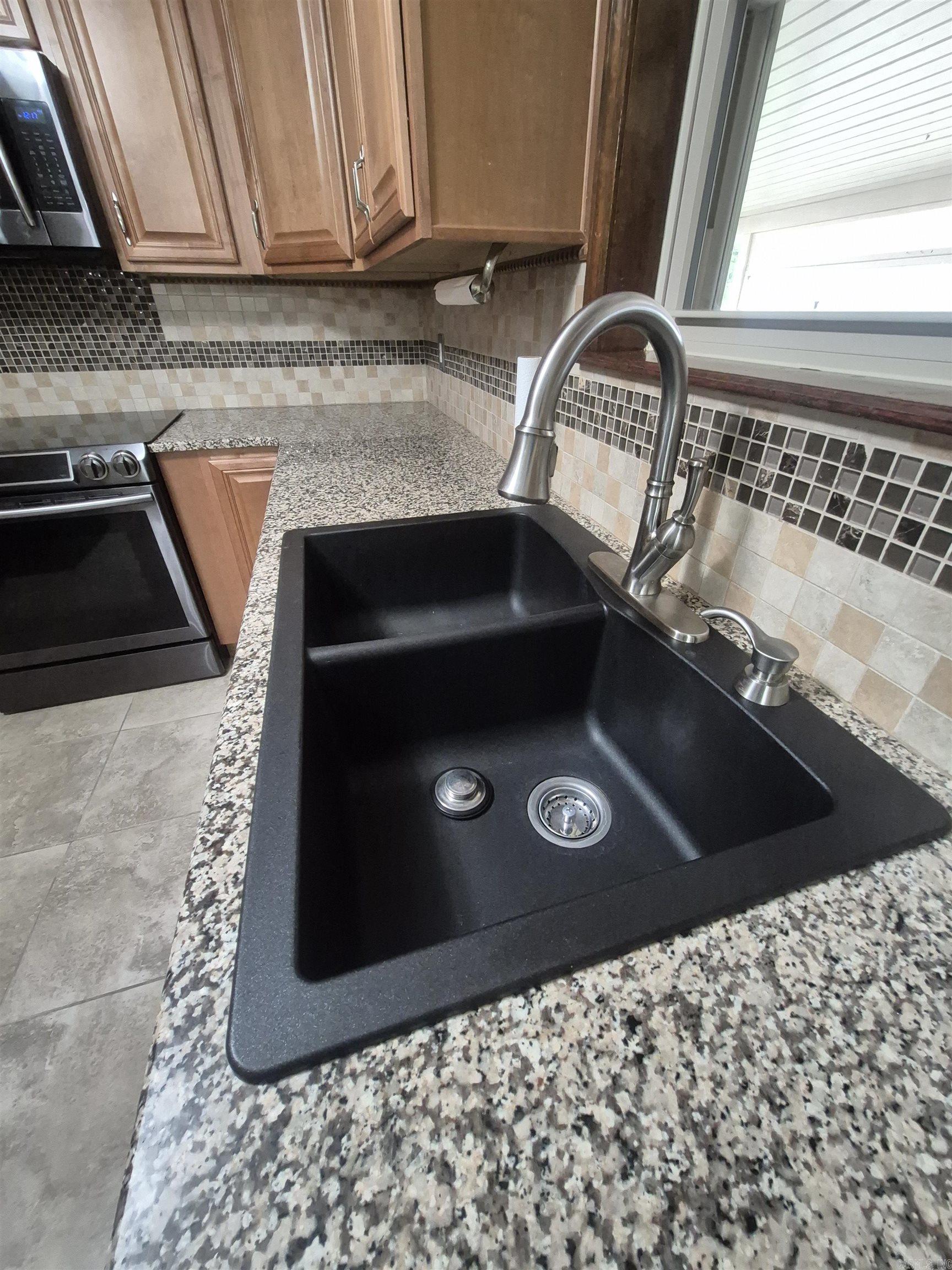 1001 W Washington Property Photo 7