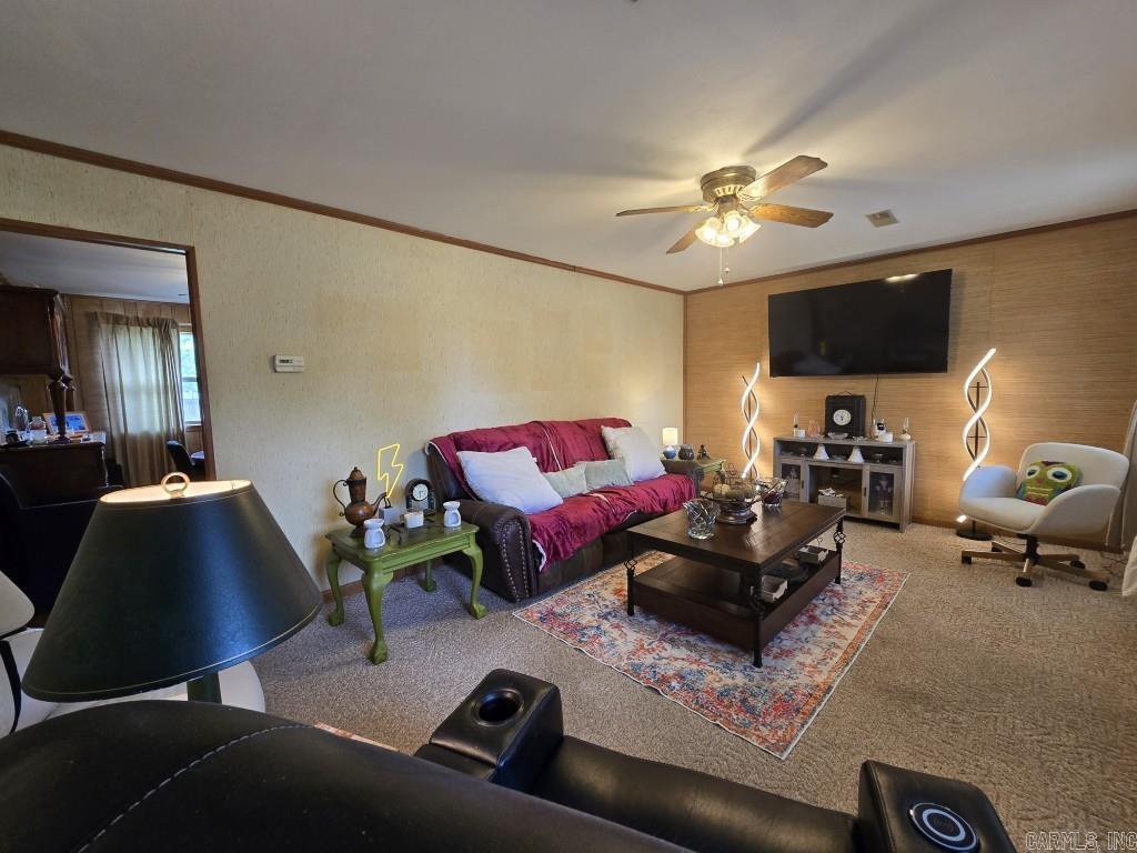 323 Clifton Dr Property Photo 2
