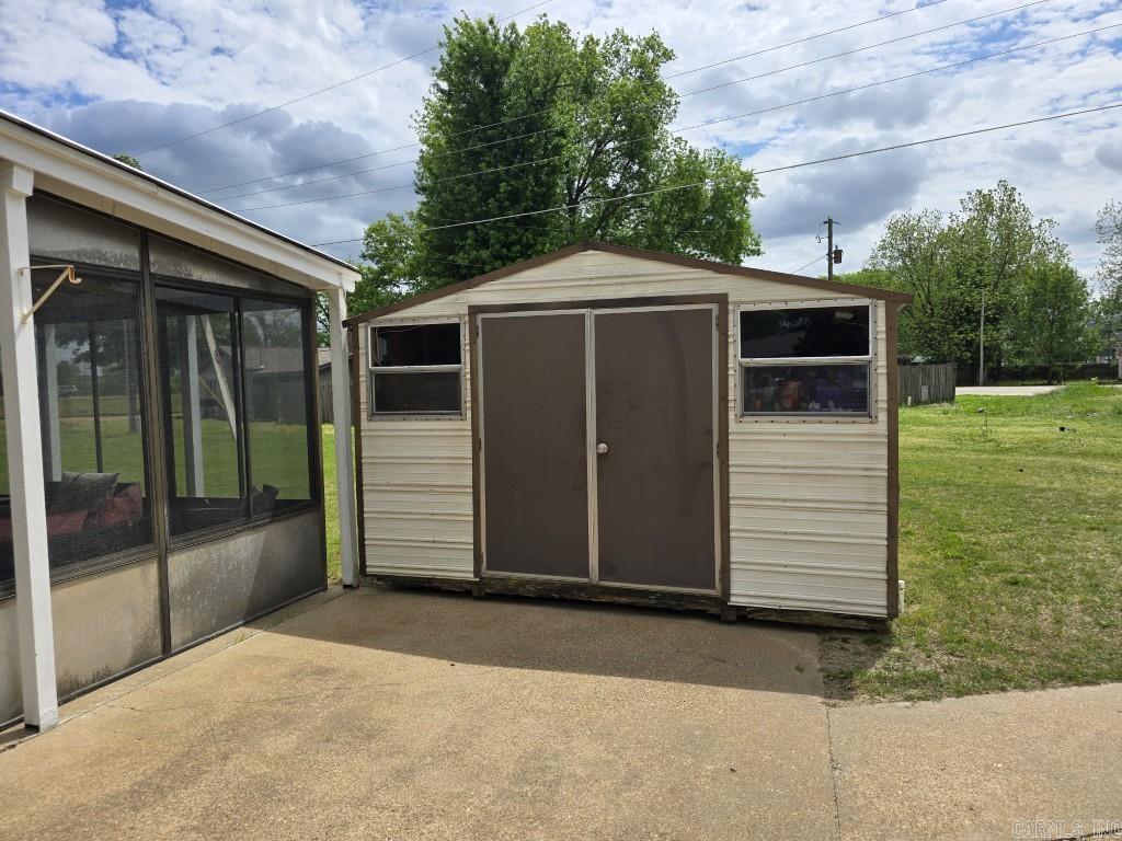 323 Clifton Dr Property Photo 21