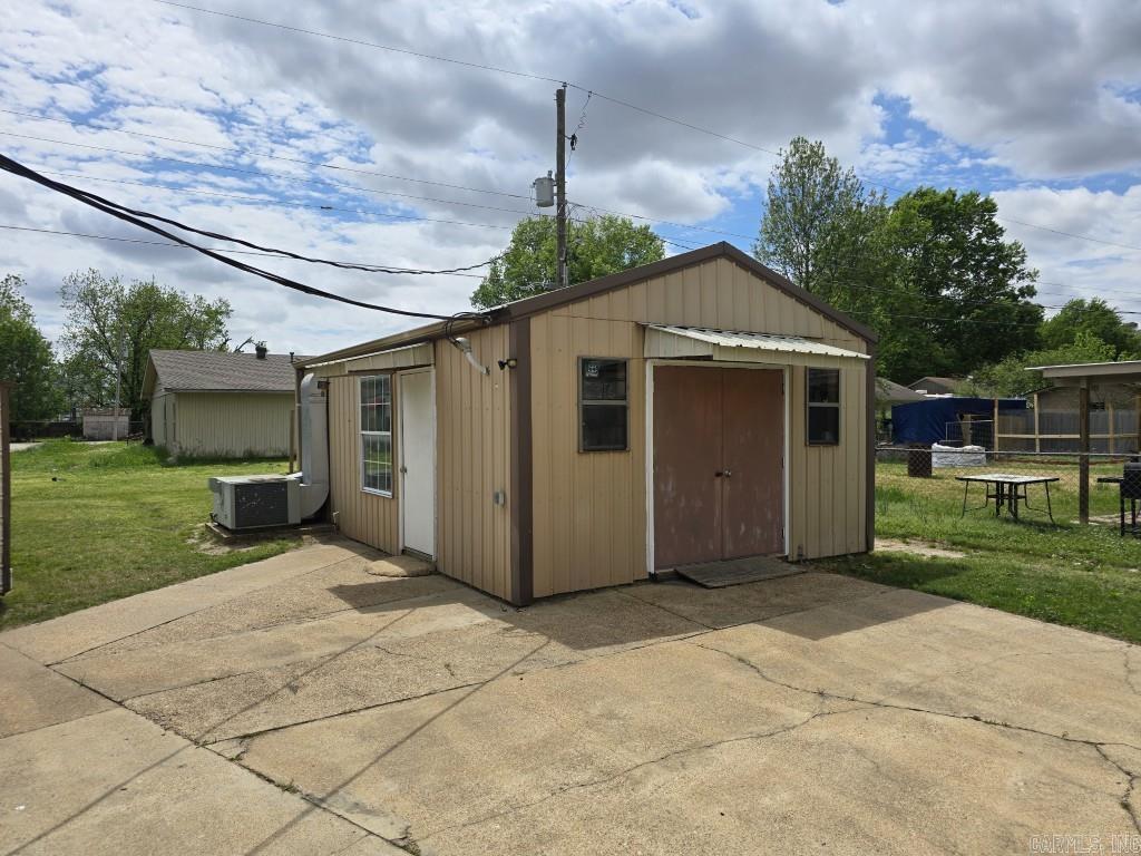 323 Clifton Dr Property Photo 22