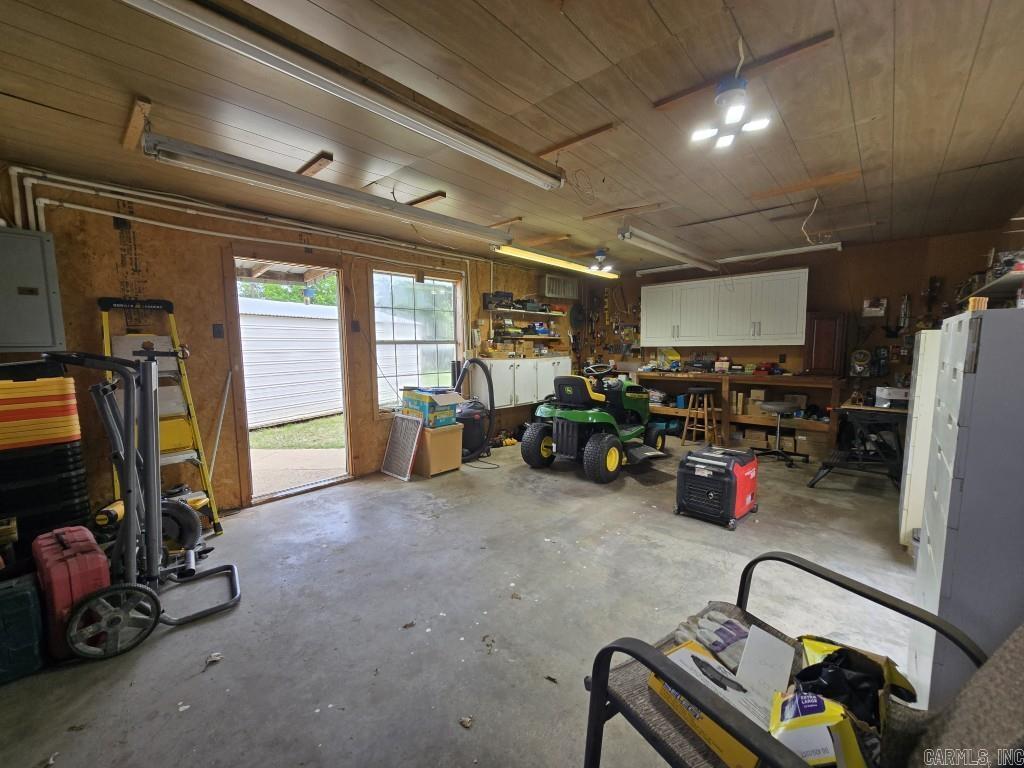 323 Clifton Dr Property Photo 24