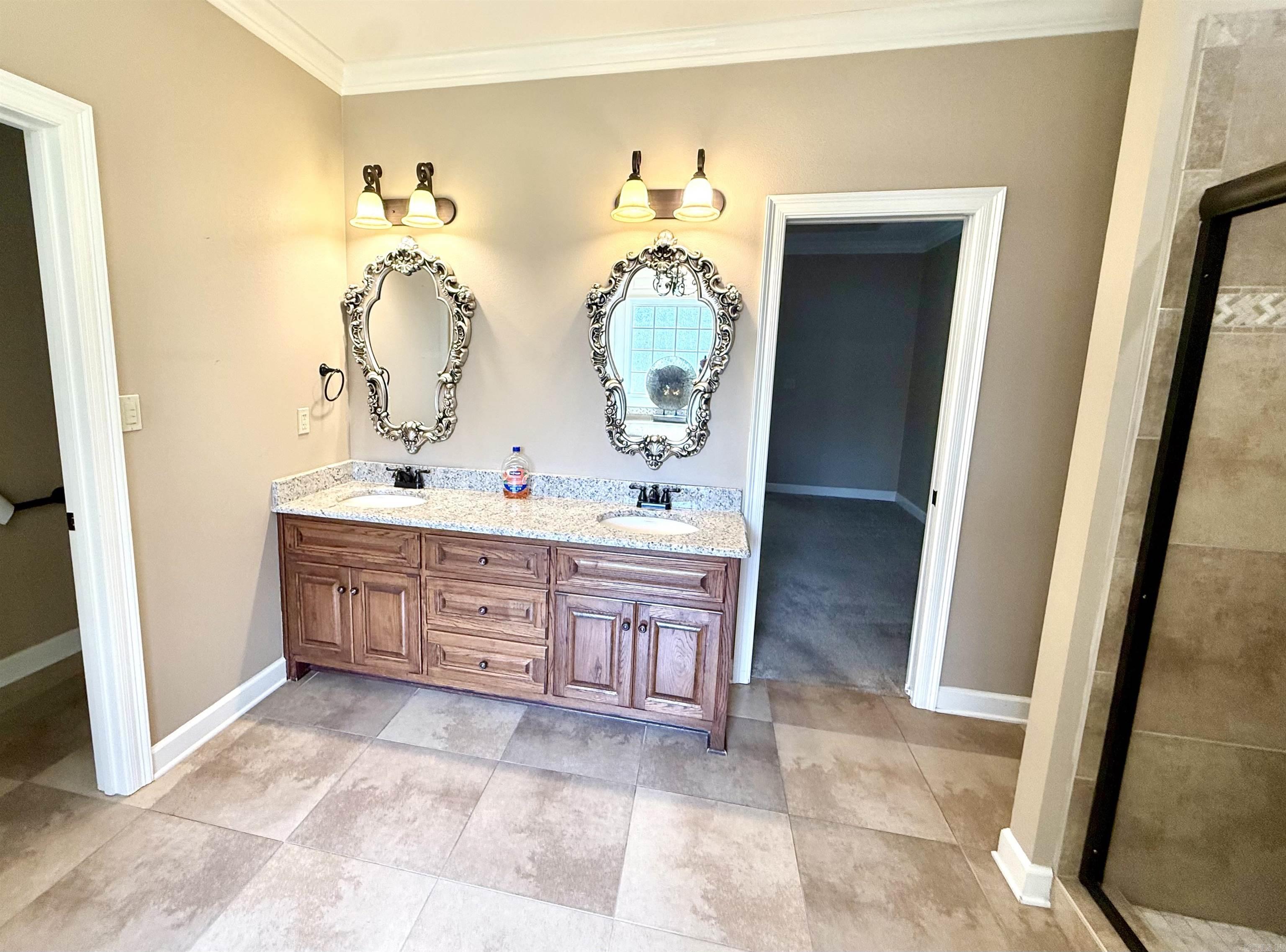 922 Sinclair Court Property Photo 24