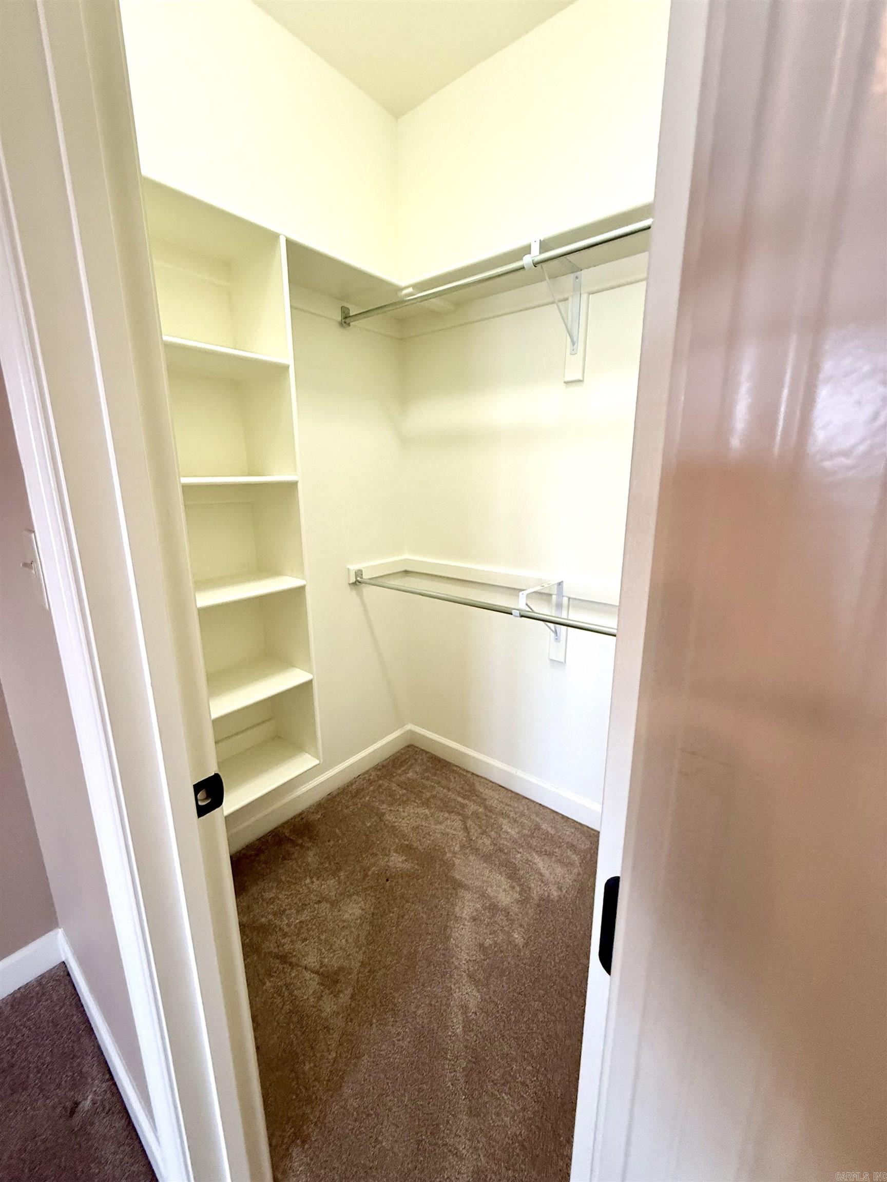 922 Sinclair Court Property Photo 32