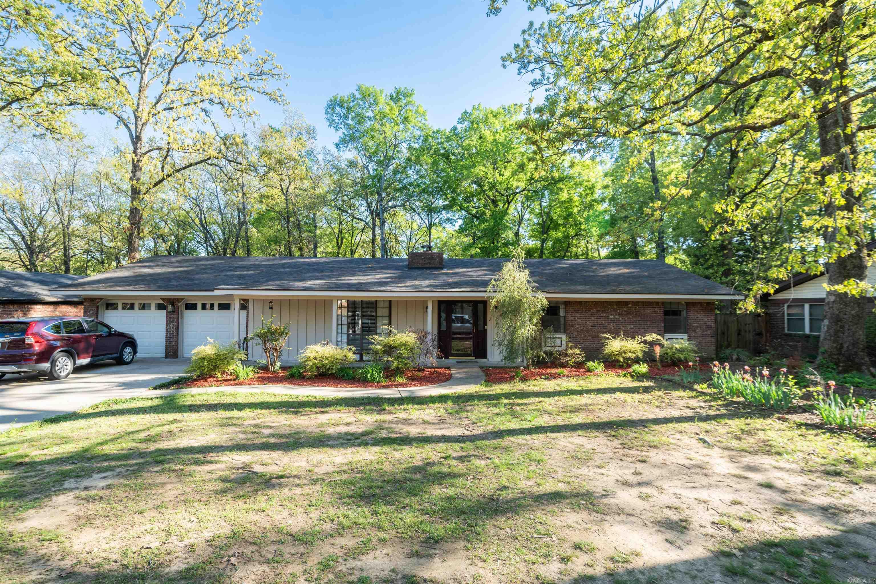 27 White Oak Drive Property Photo 1