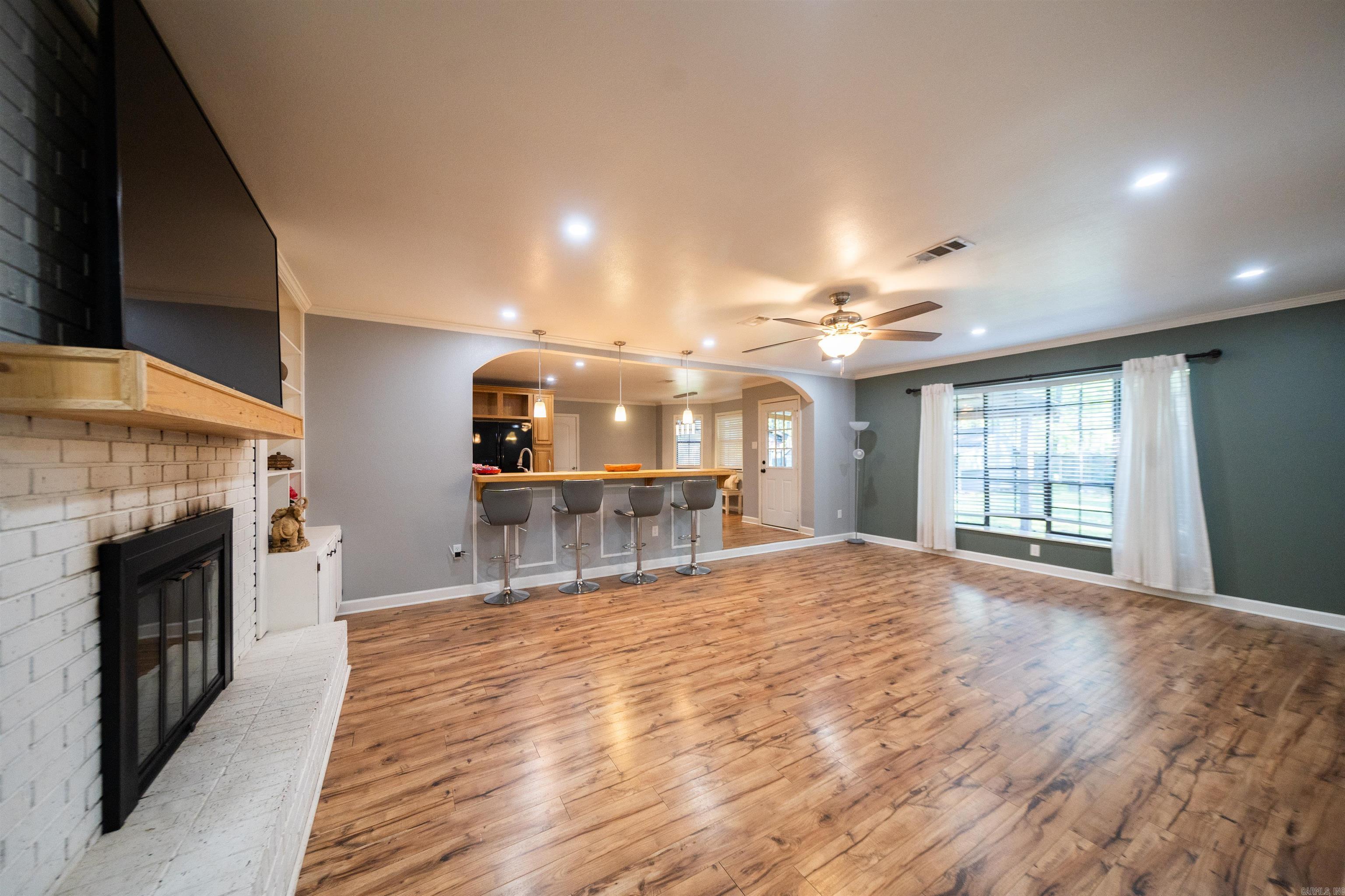 27 White Oak Drive Property Photo 4