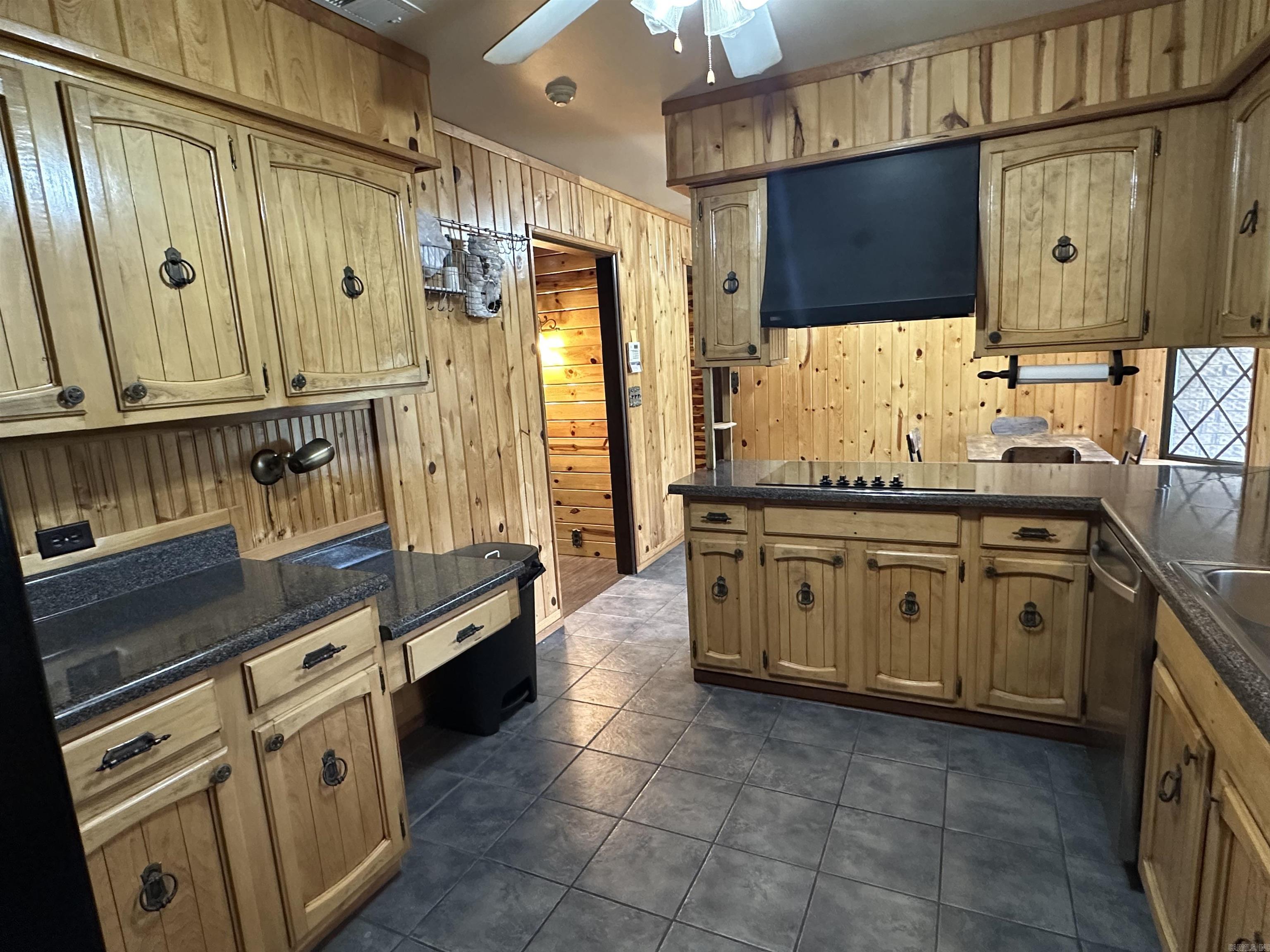 4936 Highway 375 W Property Photo 9