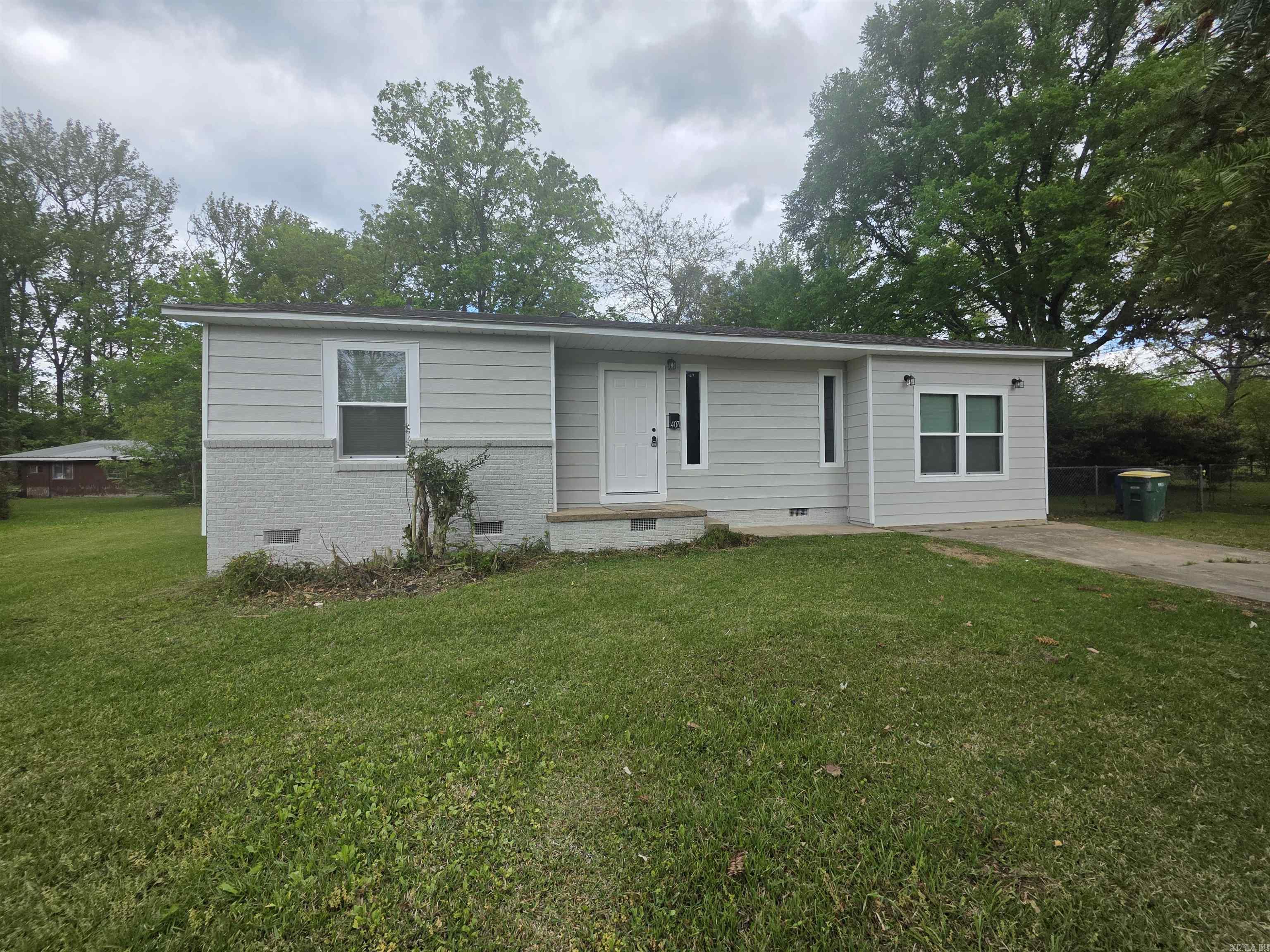 407 Rock Street Property Photo 1