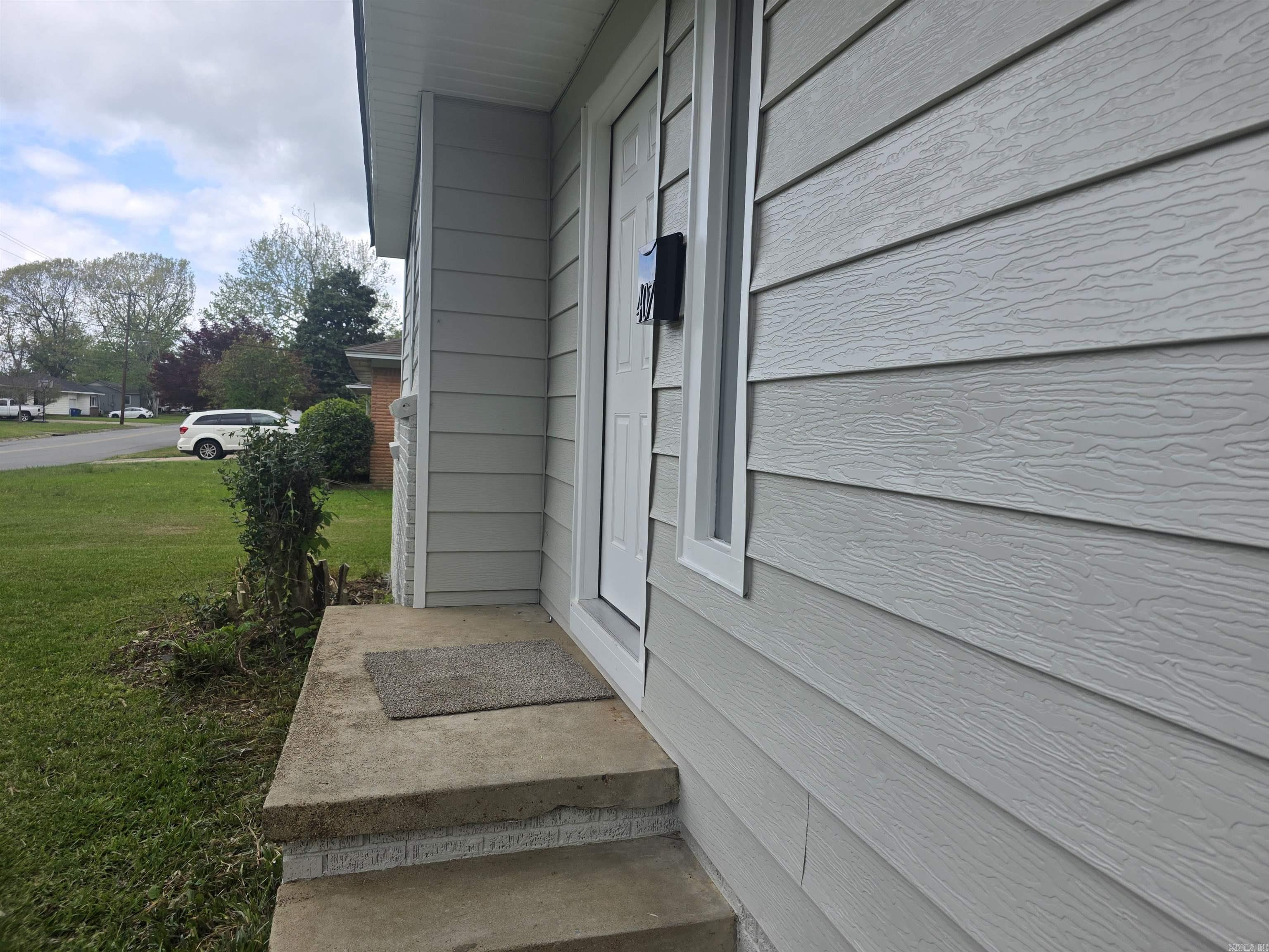 407 Rock Street Property Photo 4