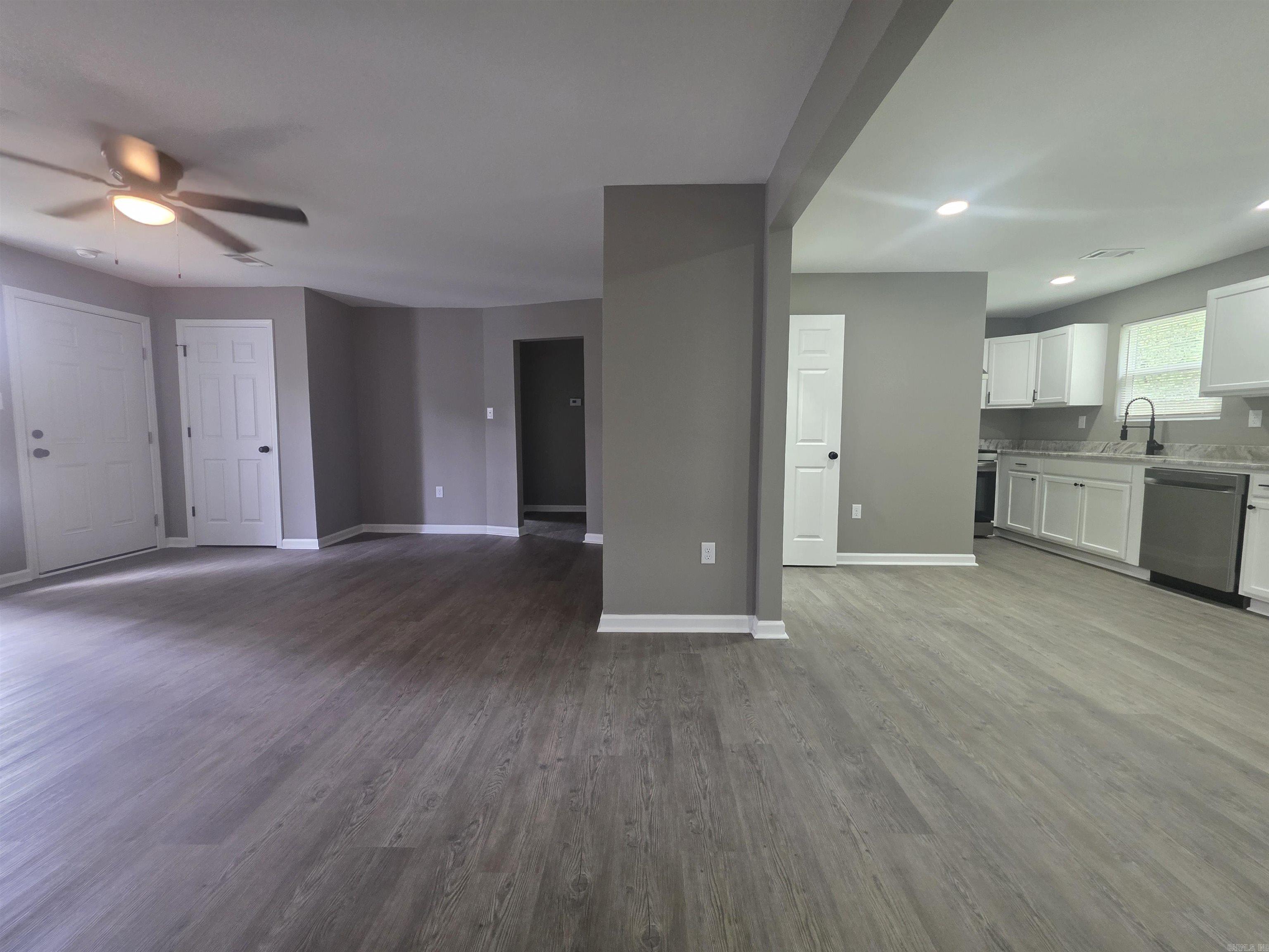 407 Rock Street Property Photo 6