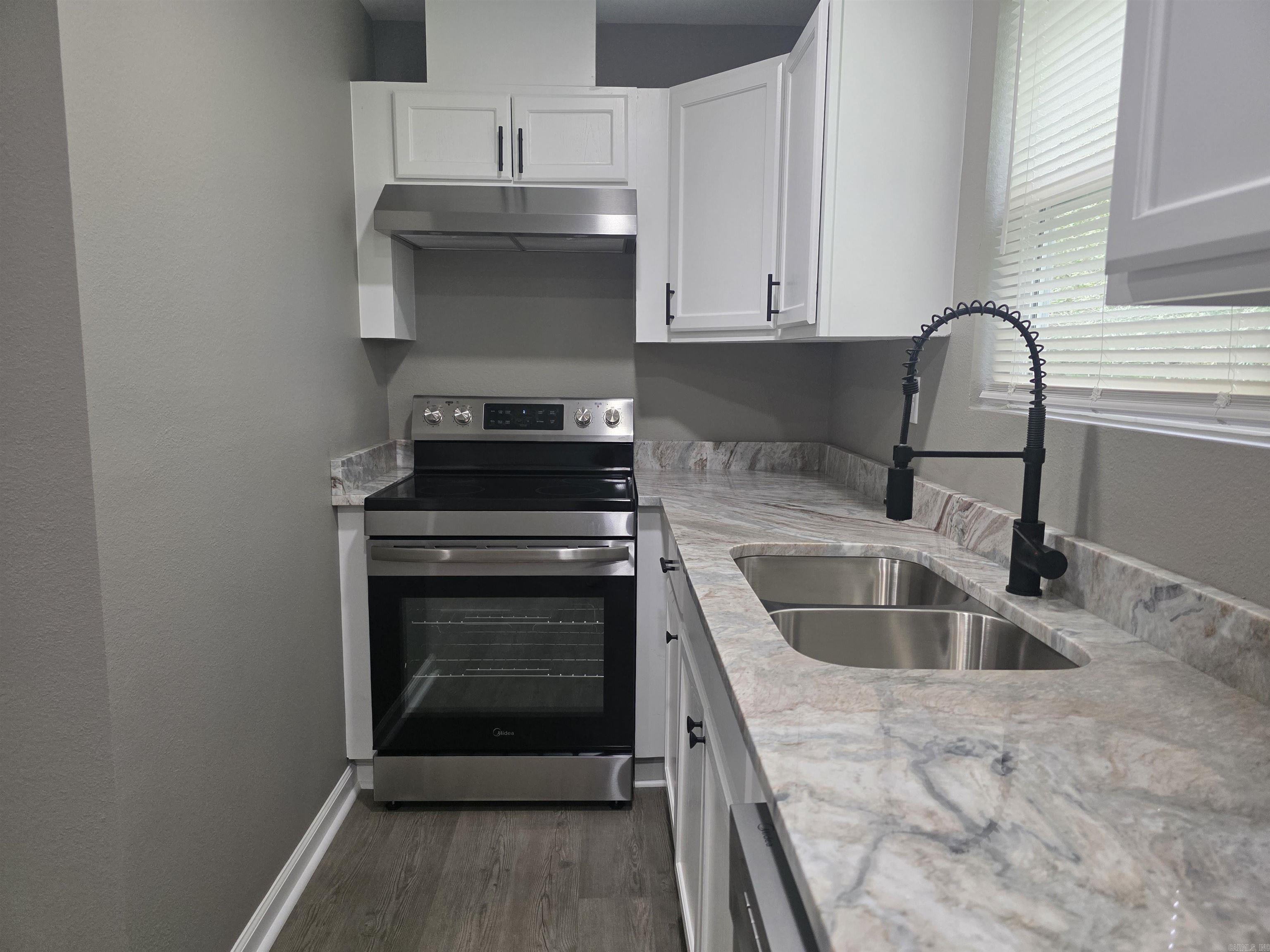 407 Rock Street Property Photo 9