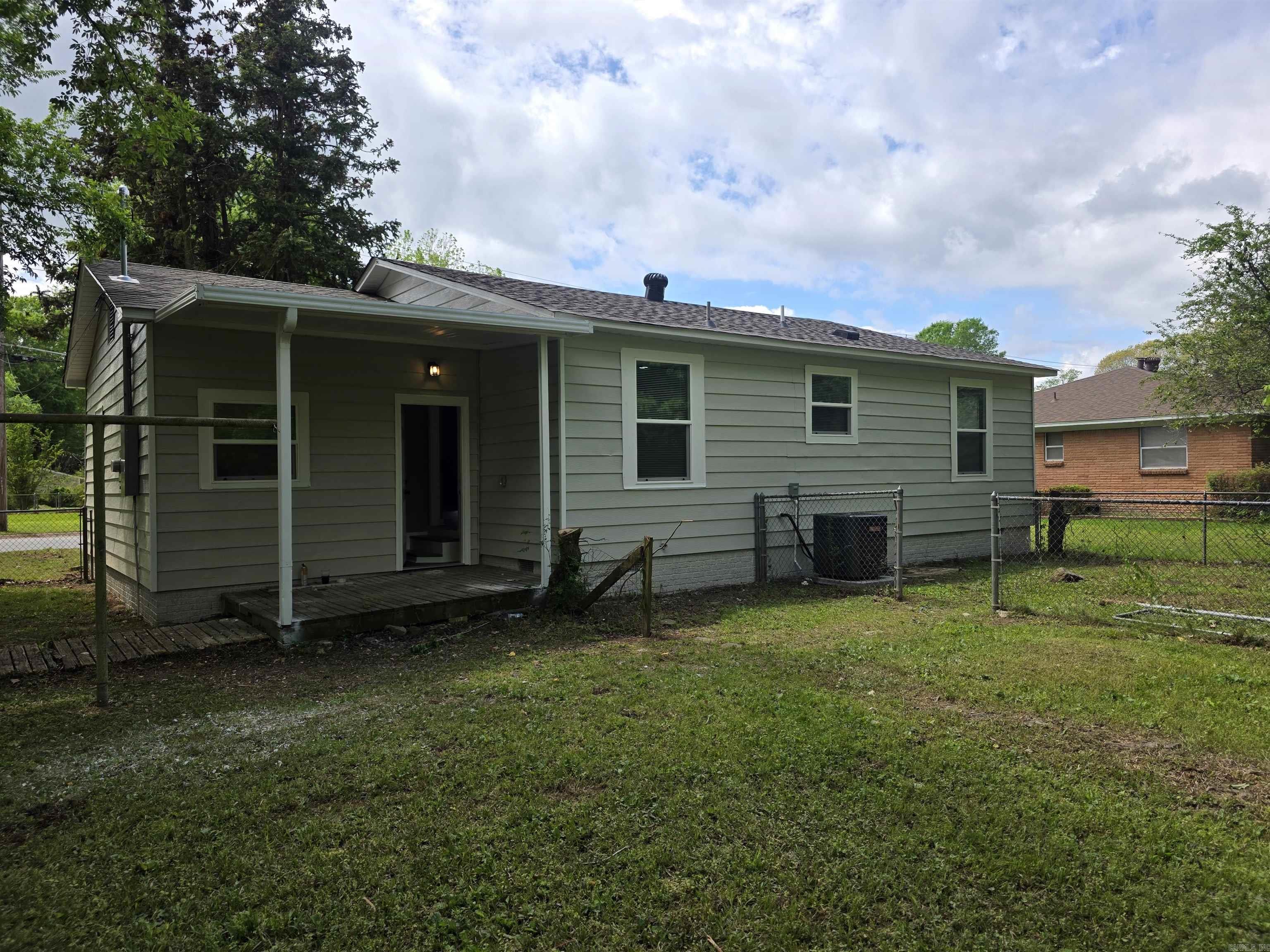 407 Rock Street Property Photo 15