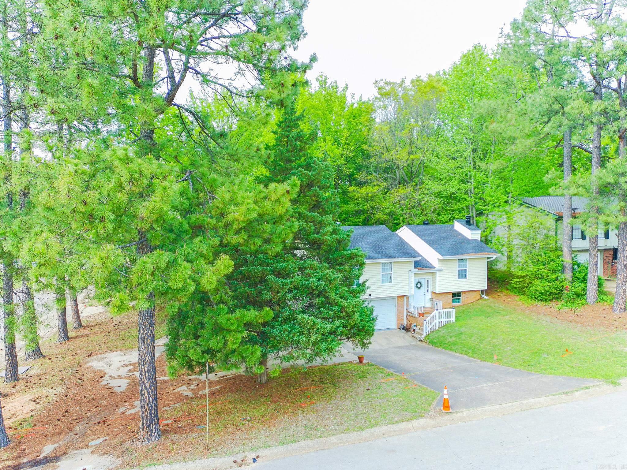 1714 Wembleton Drive Property Photo 2