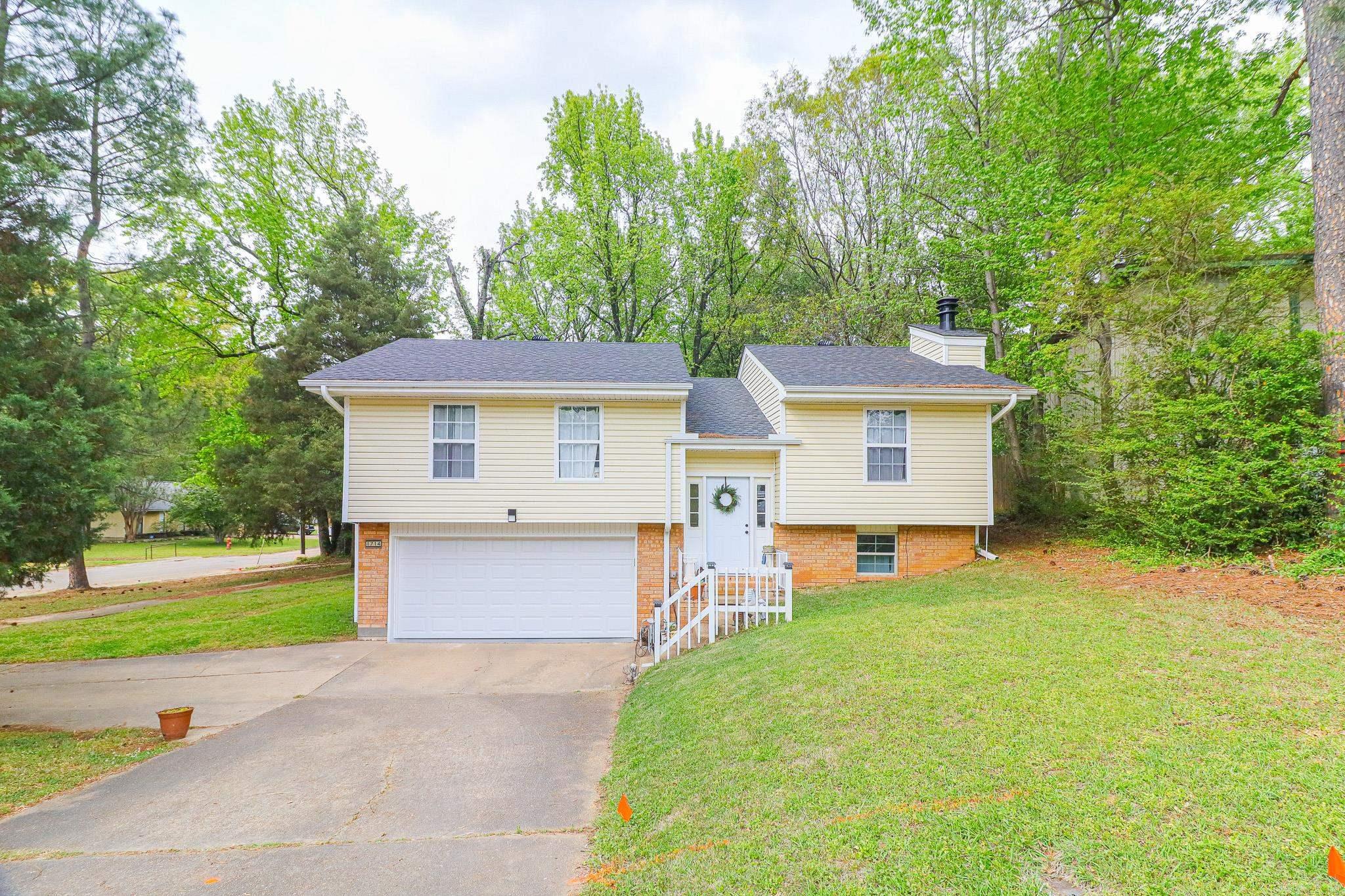 1714 Wembleton Drive Property Photo 4