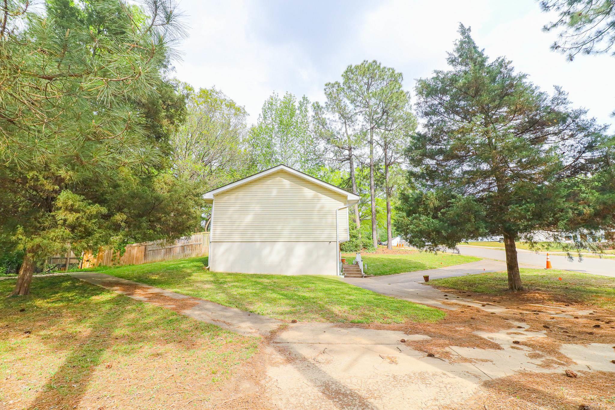 1714 Wembleton Drive Property Photo 5