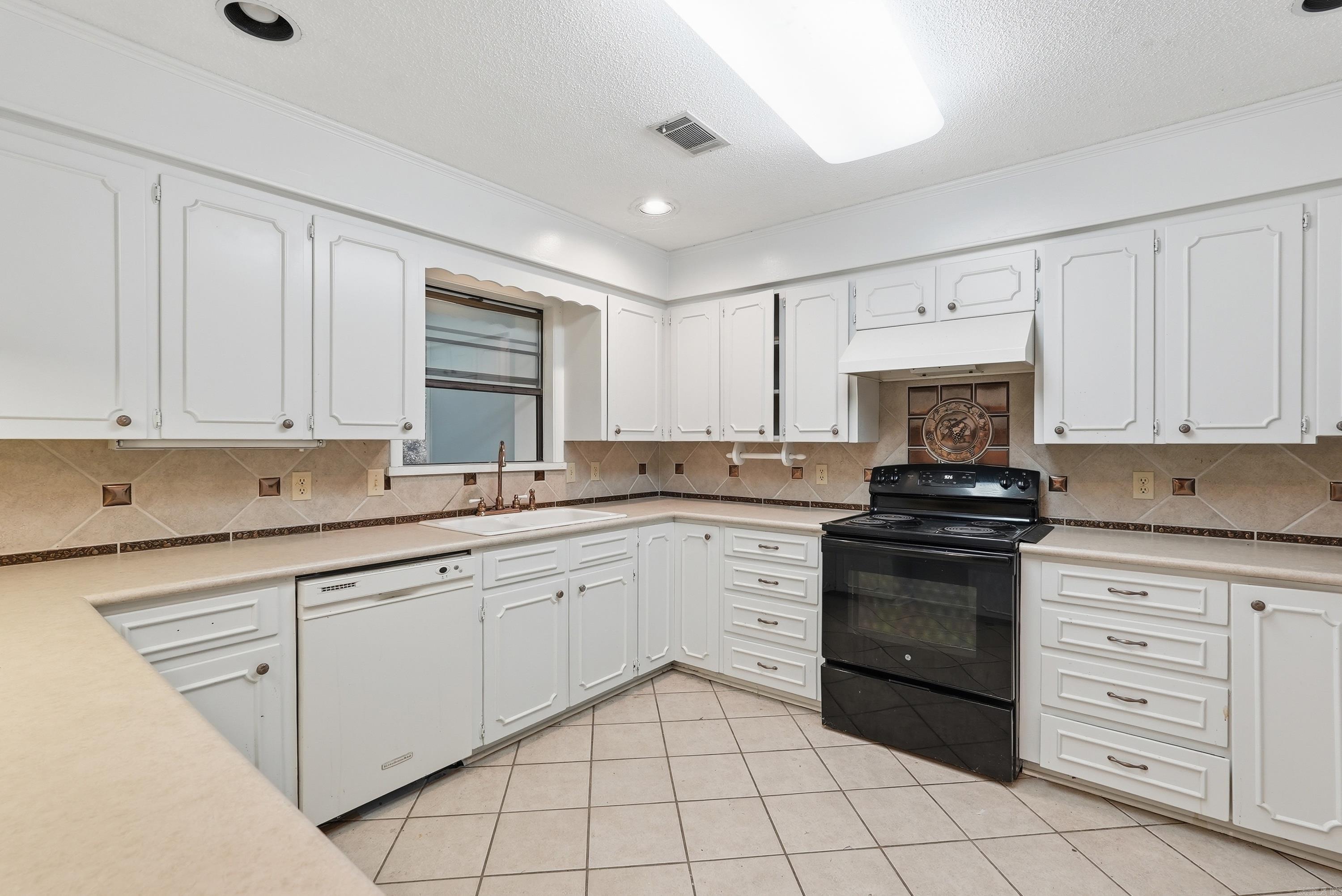 200 Higden Rd. Property Photo 21