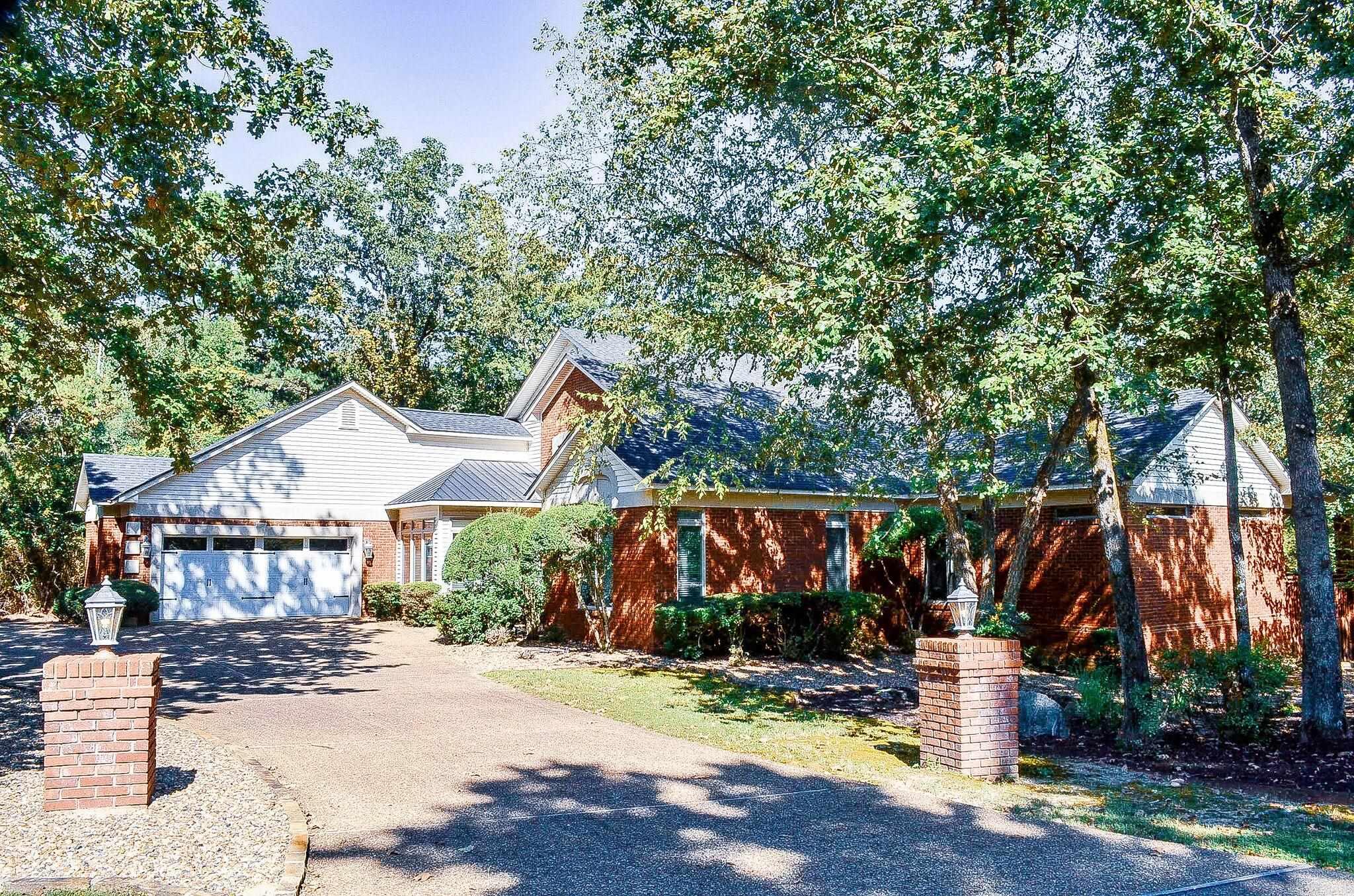 53 Loyola Dr Property Photo 28