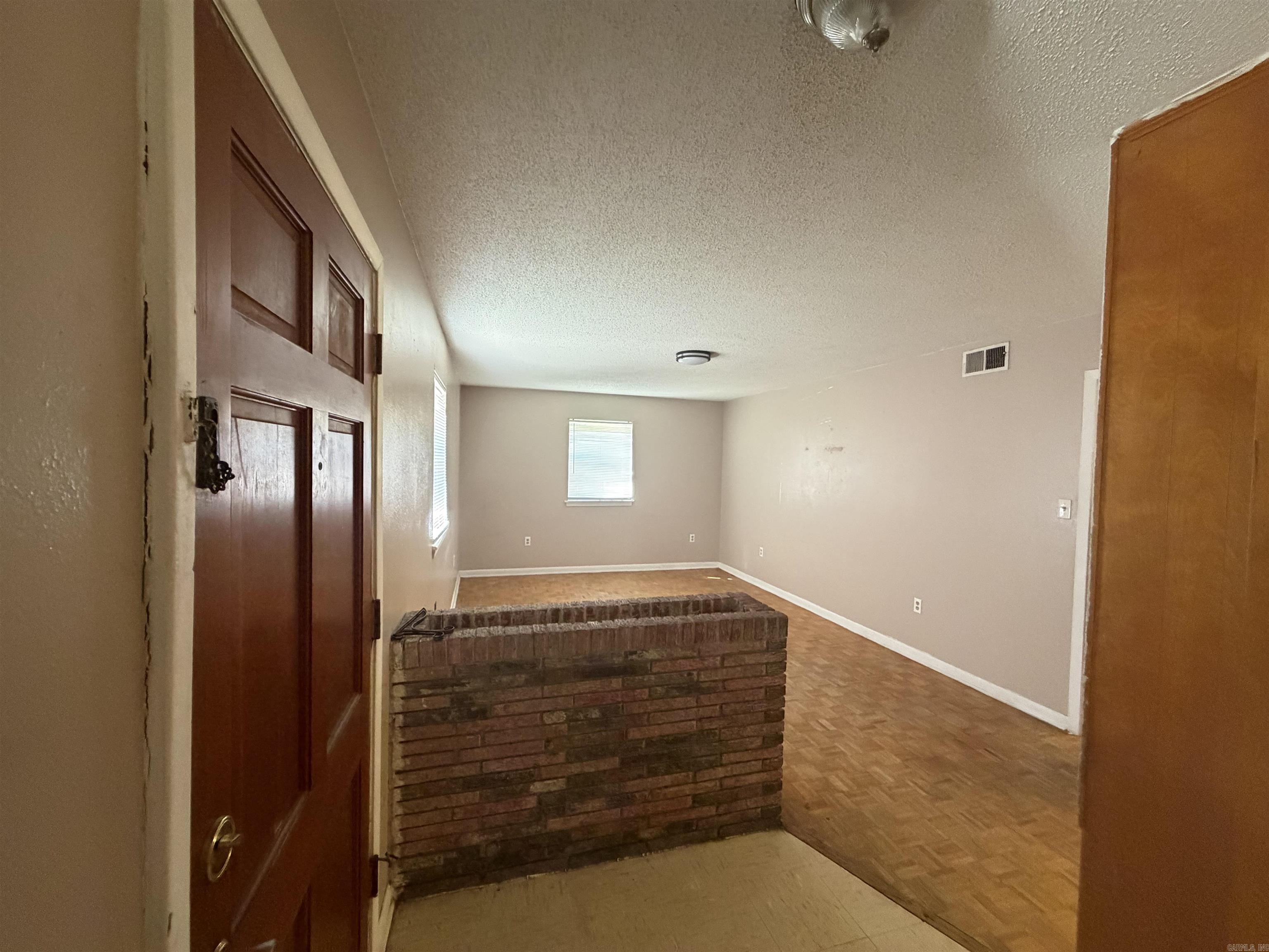 107 W 37th Avenue Property Photo 6