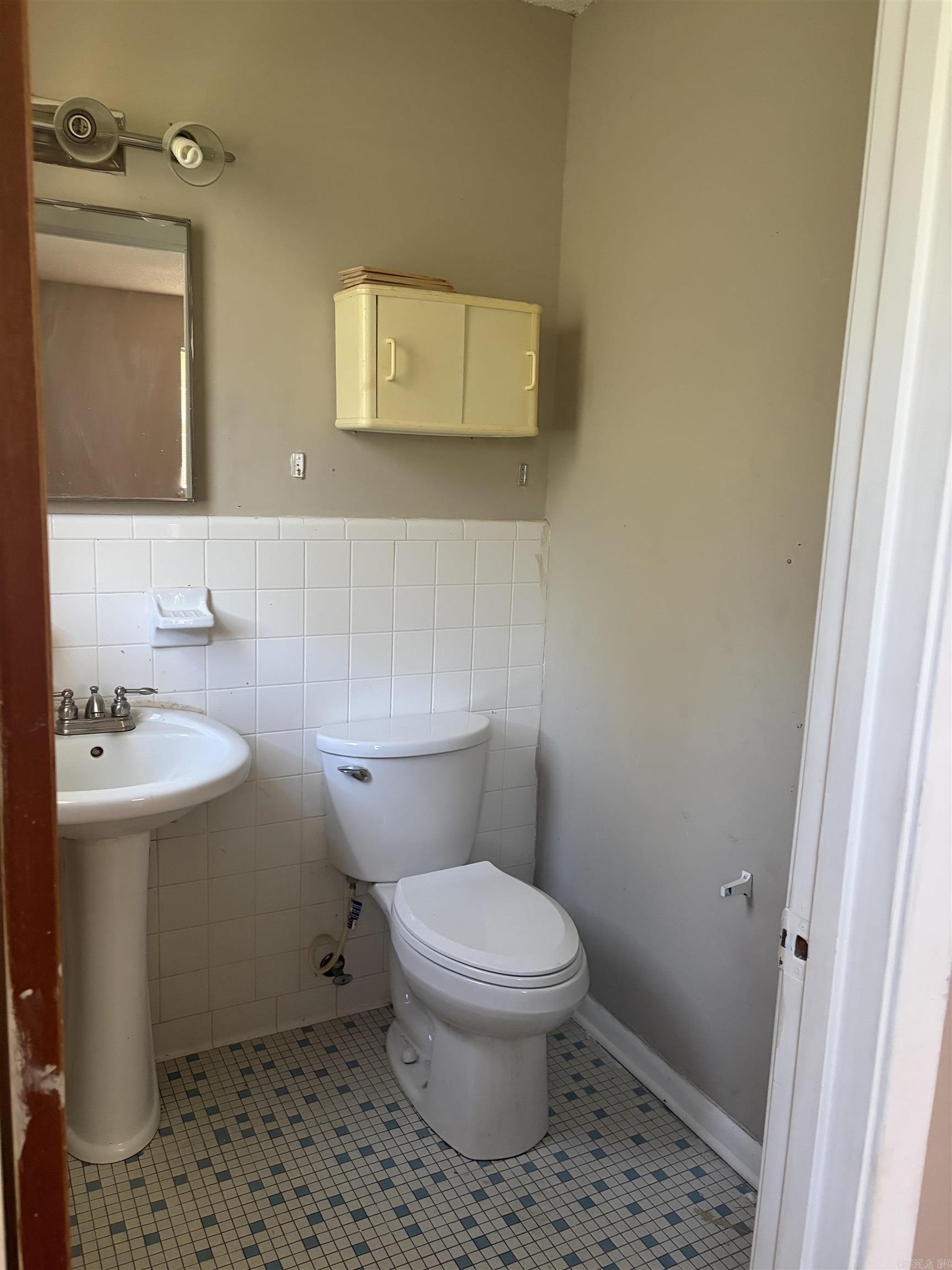 107 W 37th Avenue Property Photo 11