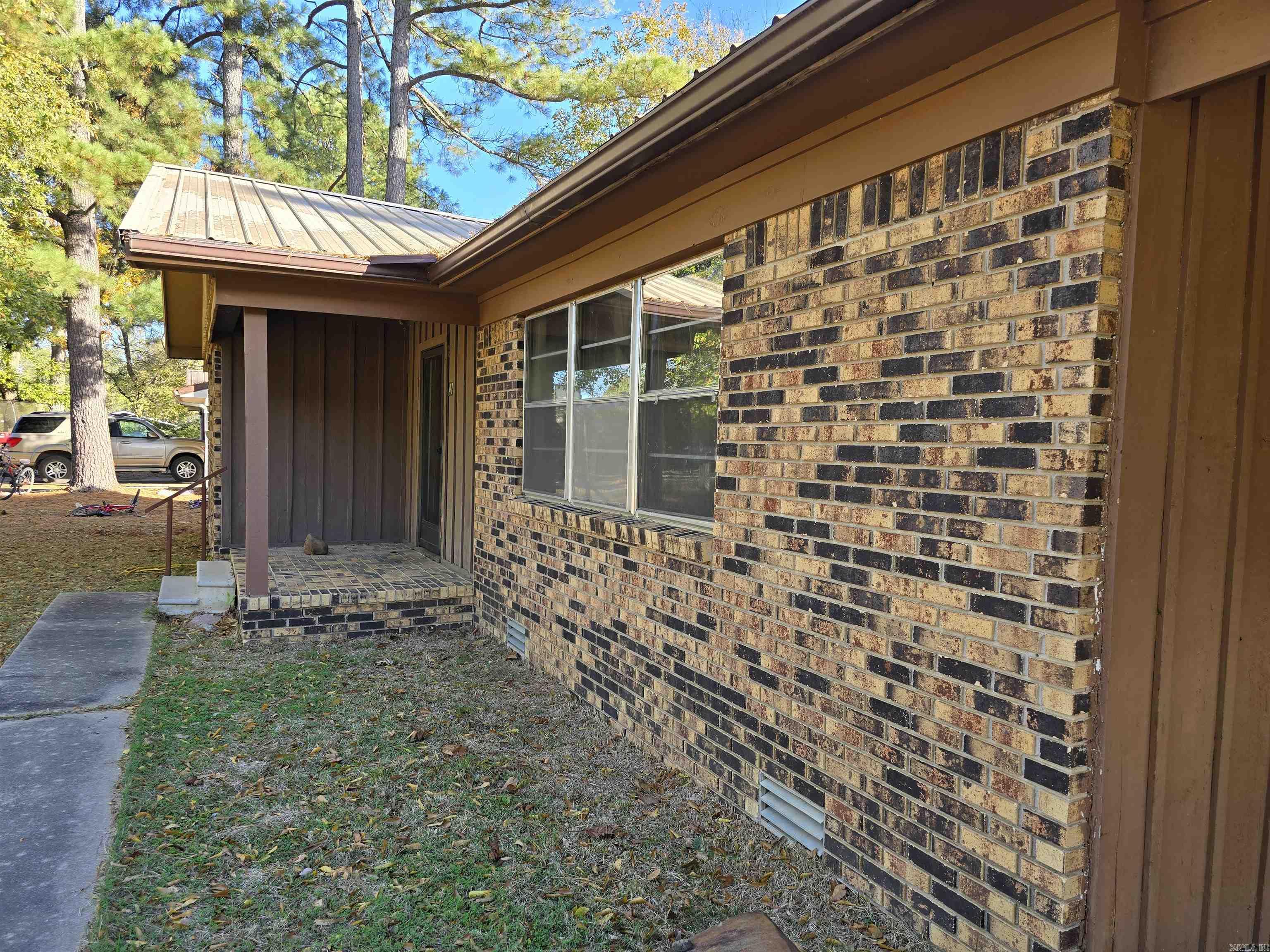 473 Newborn St Property Photo 4