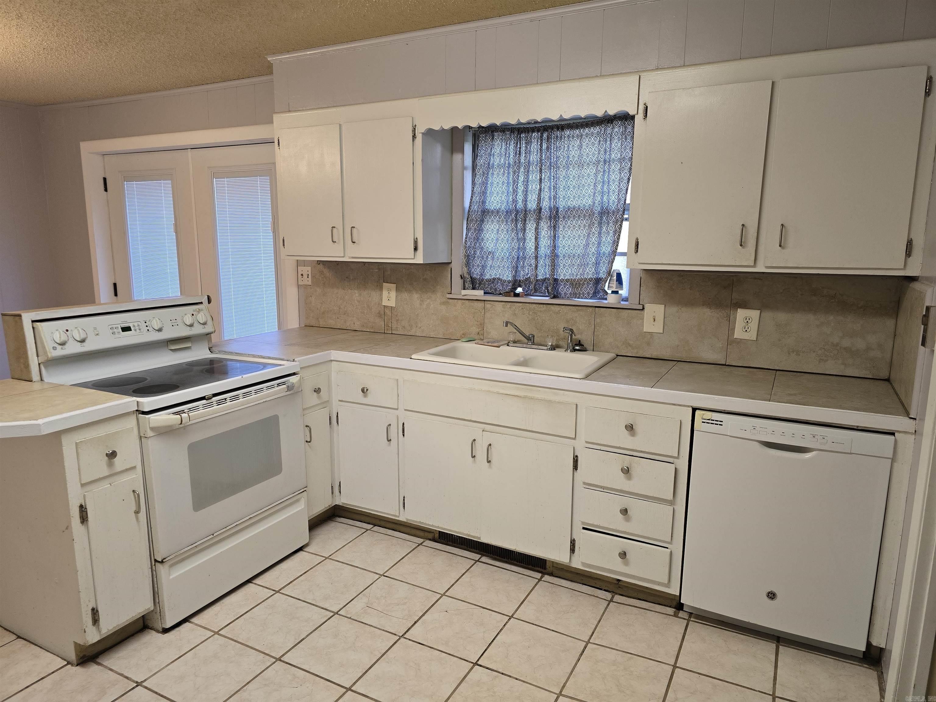 473 Newborn St Property Photo 12