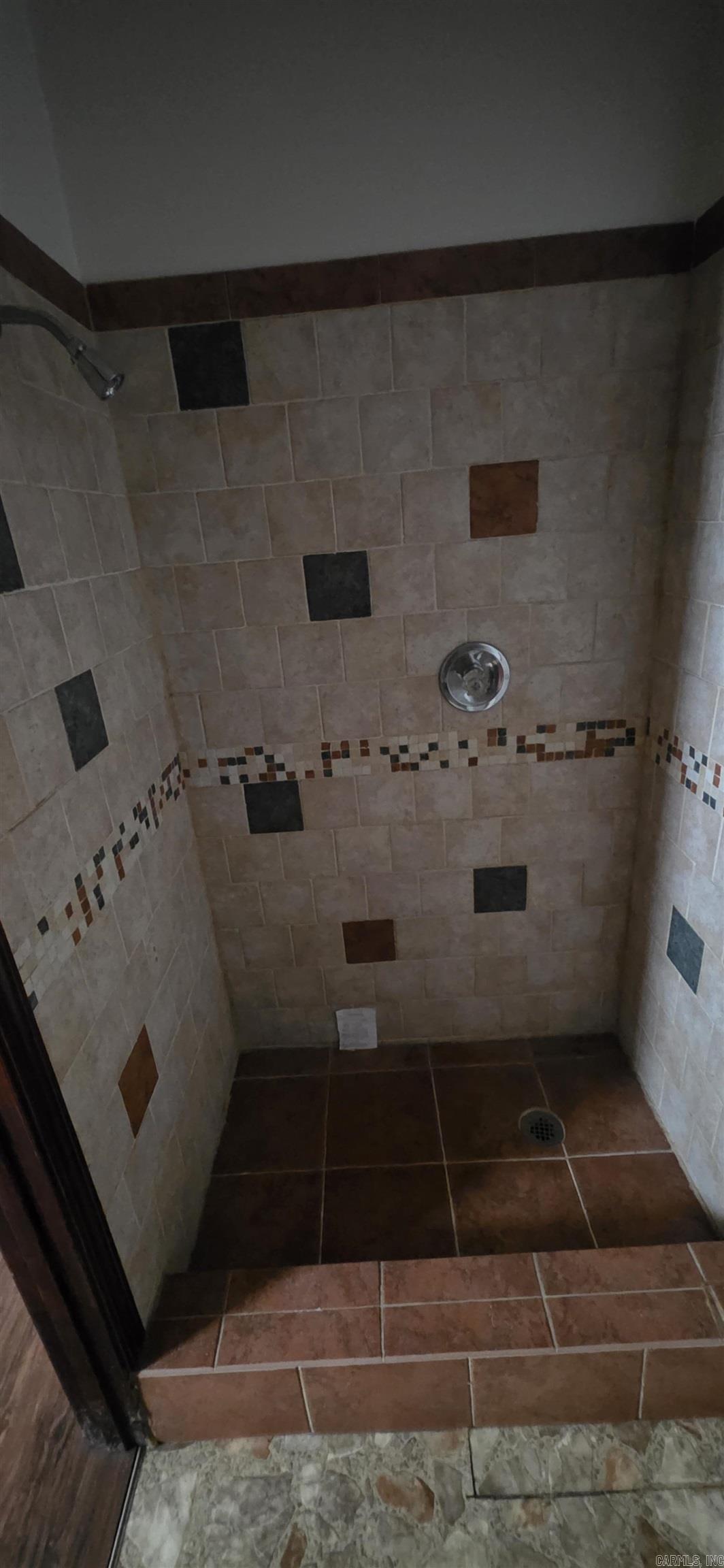 1010 10th Property Photo 7