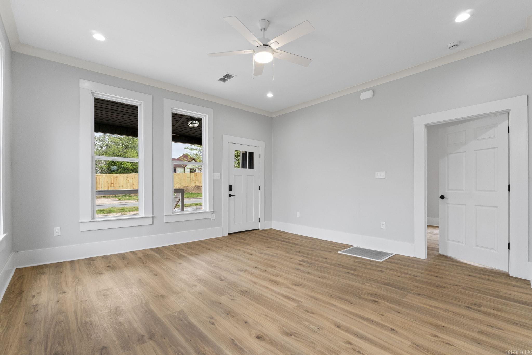 1020 W 21st Street Property Photo 9