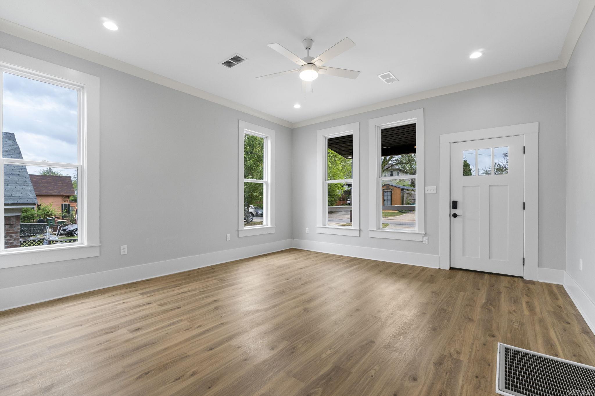 1020 W 21st Street Property Photo 10