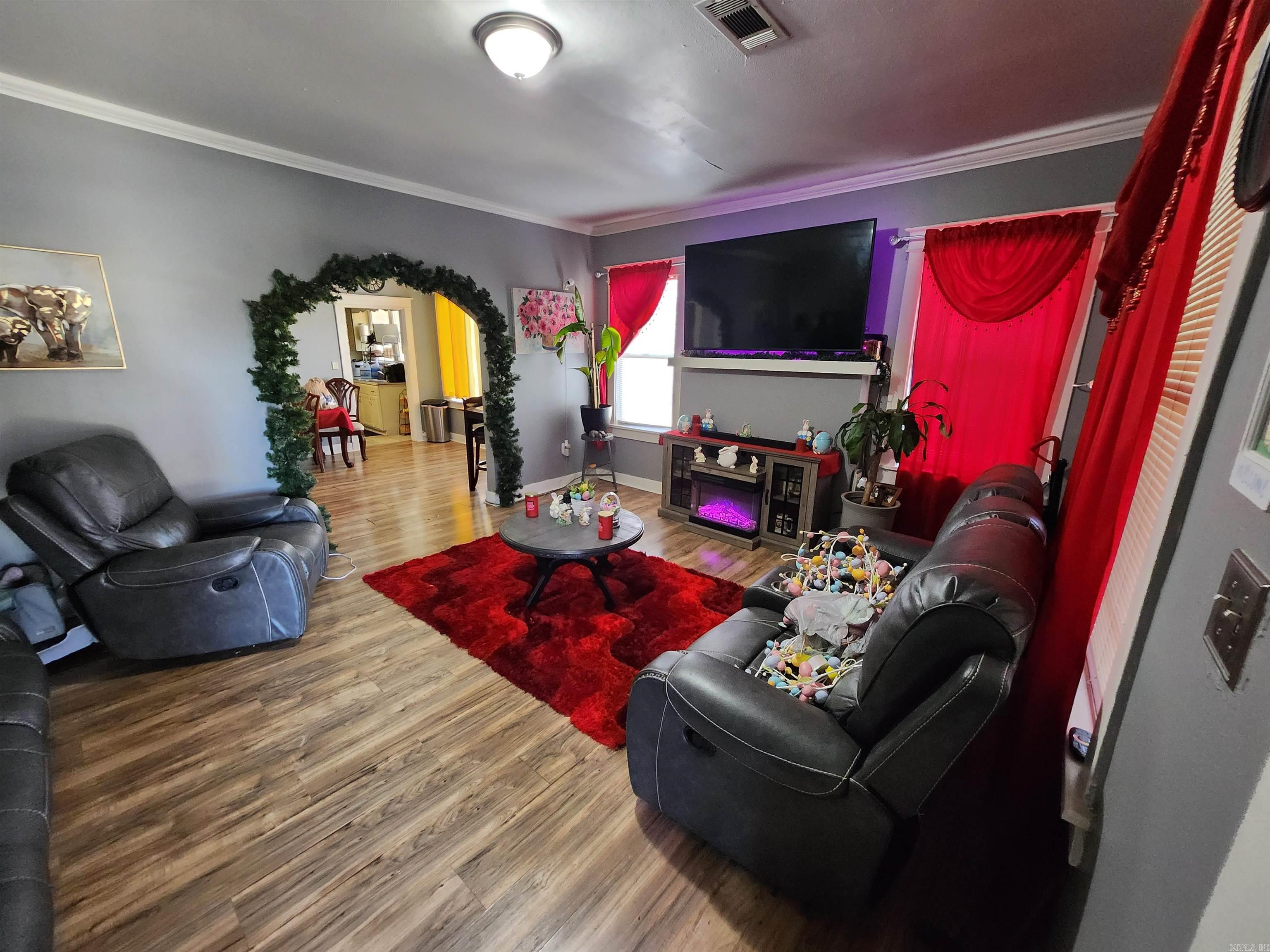 3000 S Arch Property Photo 3