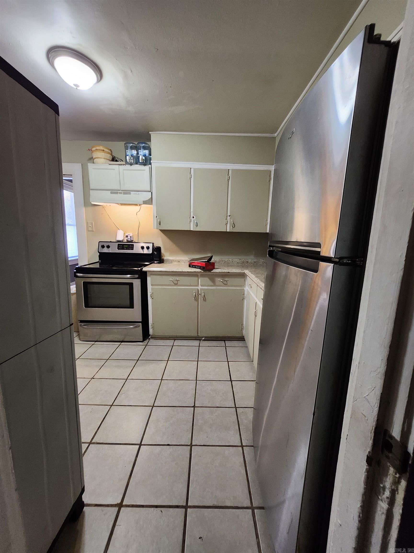 3000 S Arch Property Photo 5