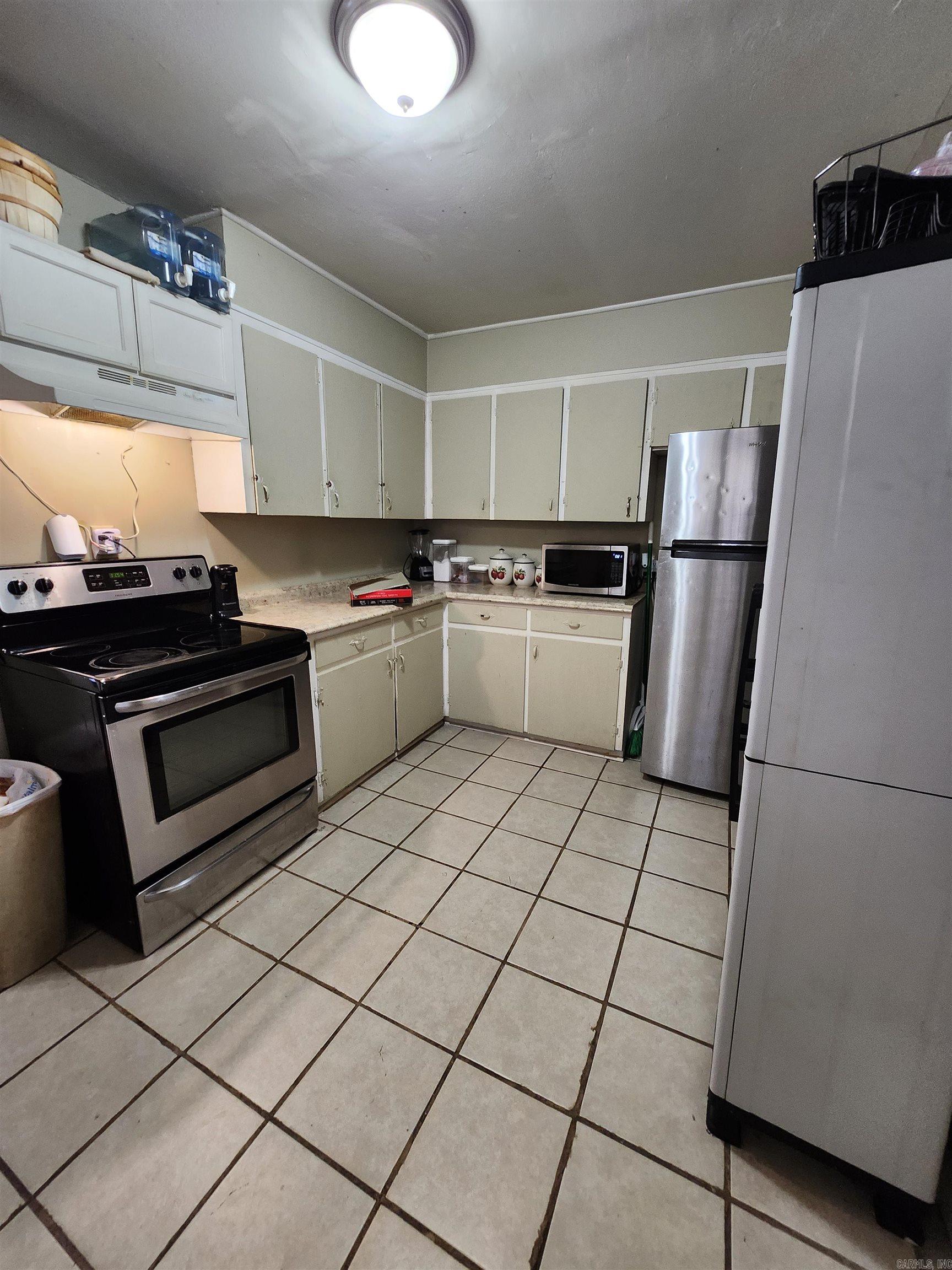 3000 S Arch Property Photo 7
