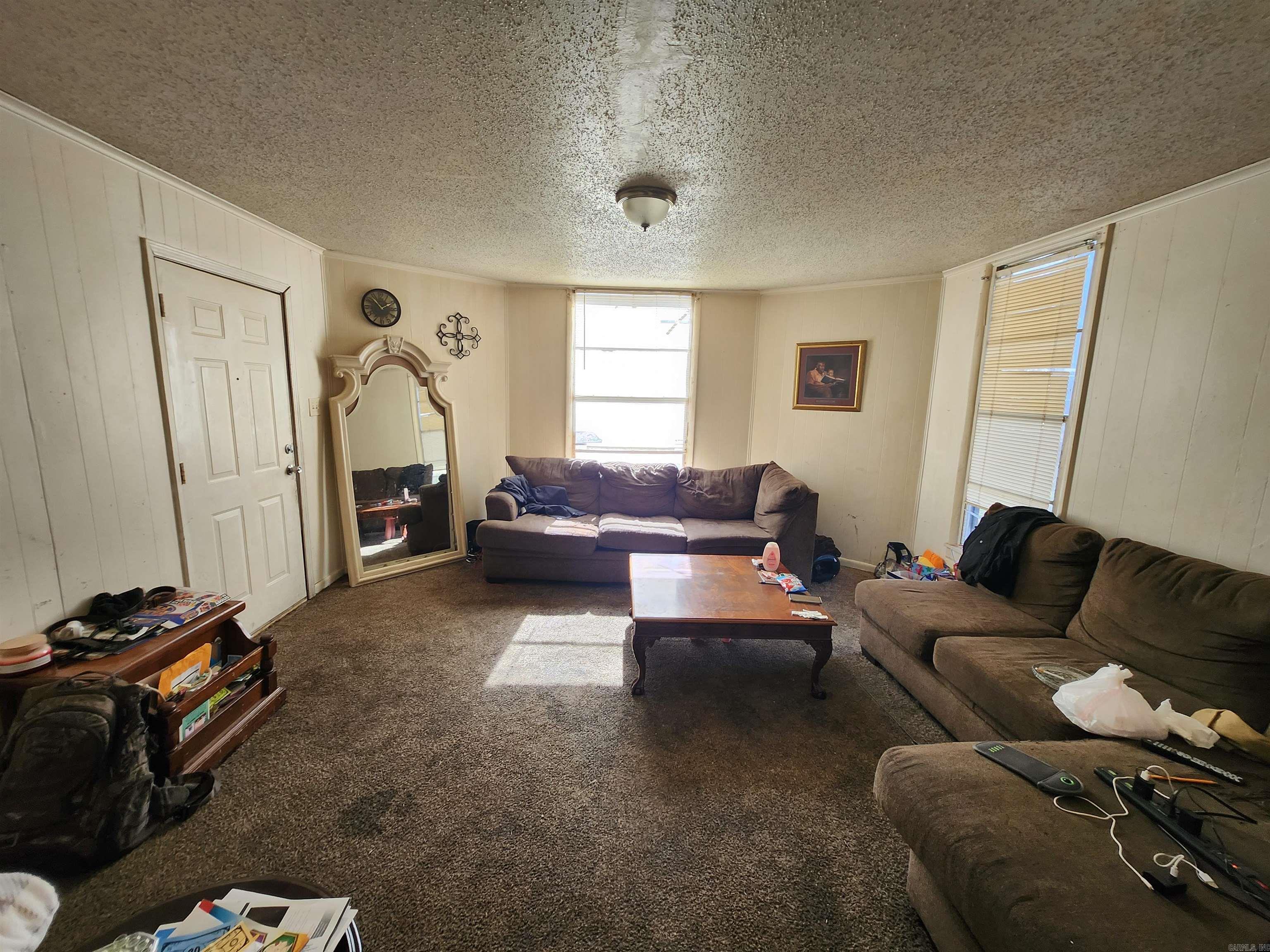 1516 W 34th Property Photo 3