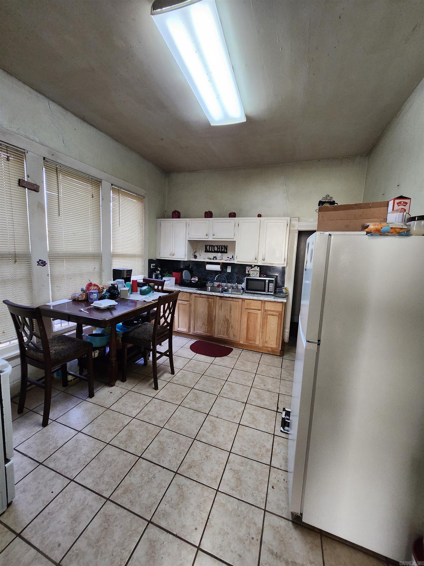 1516 W 34th Property Photo 4