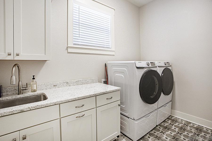 301 Parker Property Photo 16