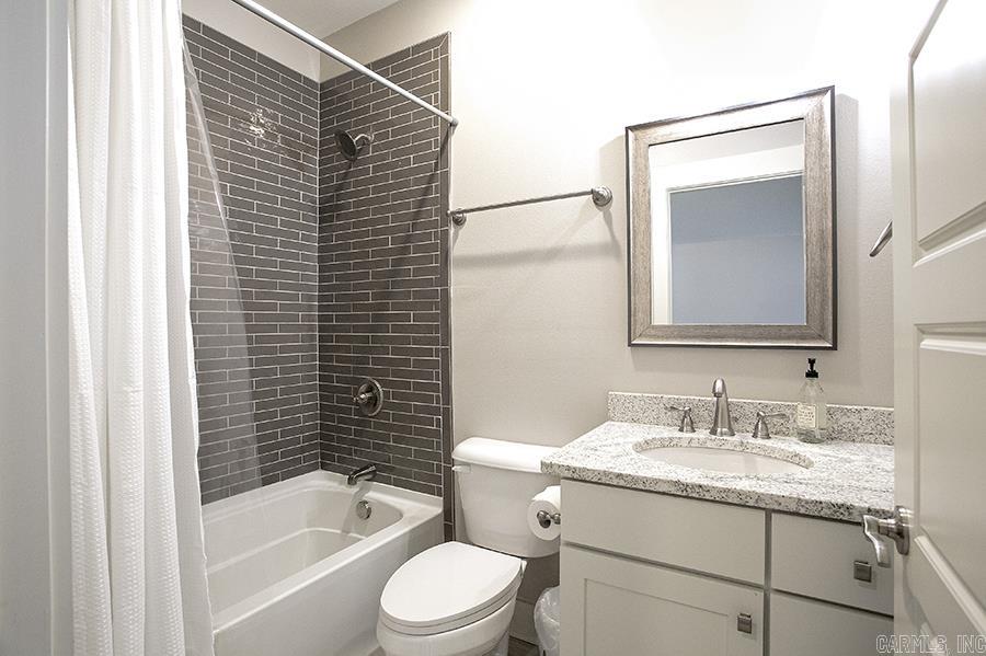301 Parker Property Photo 32