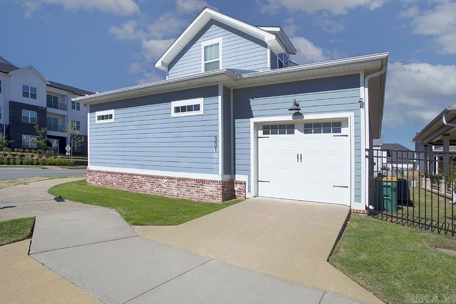 301 Parker Property Photo 36