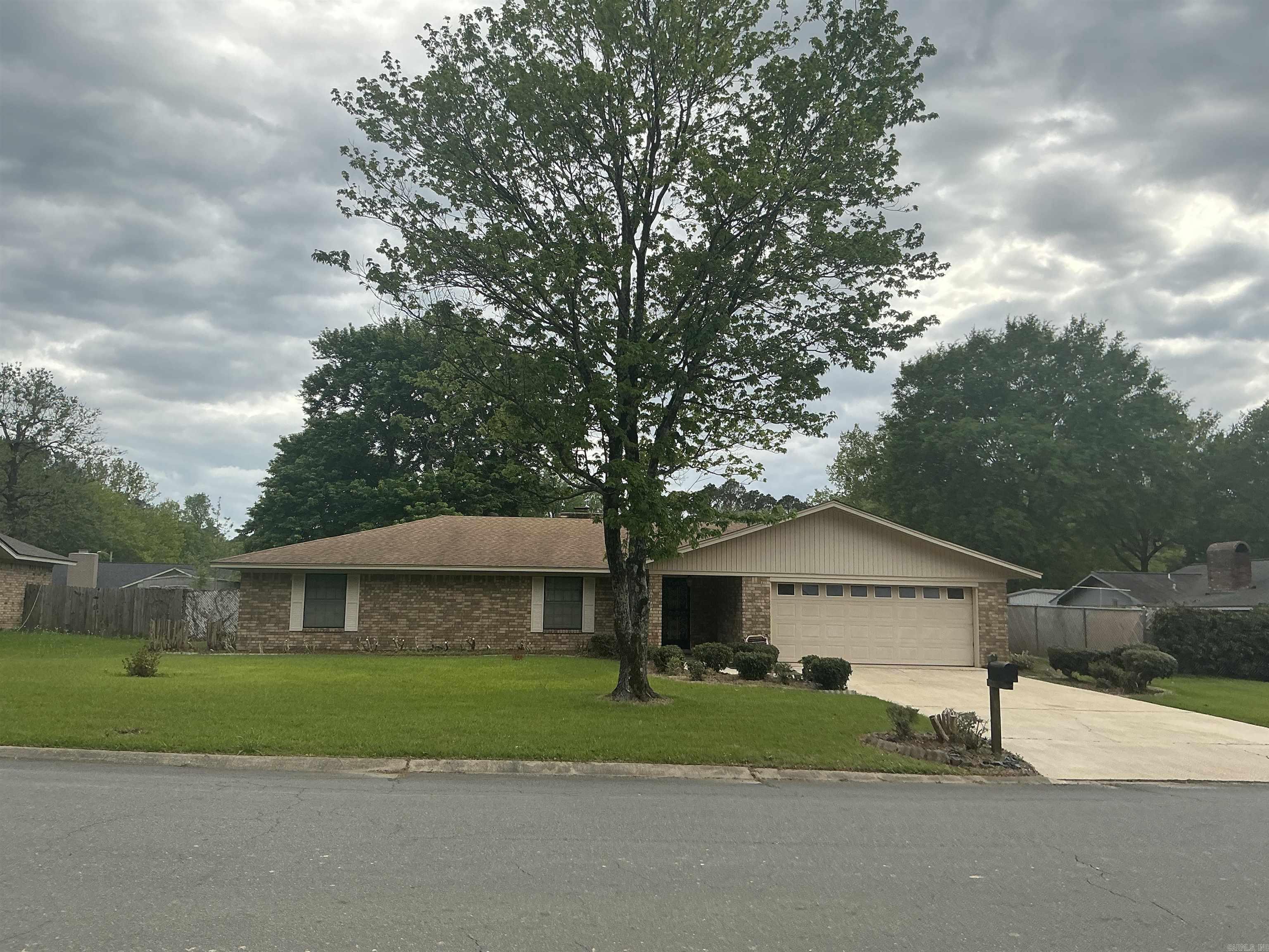 1002 Waterwell Property Photo 1
