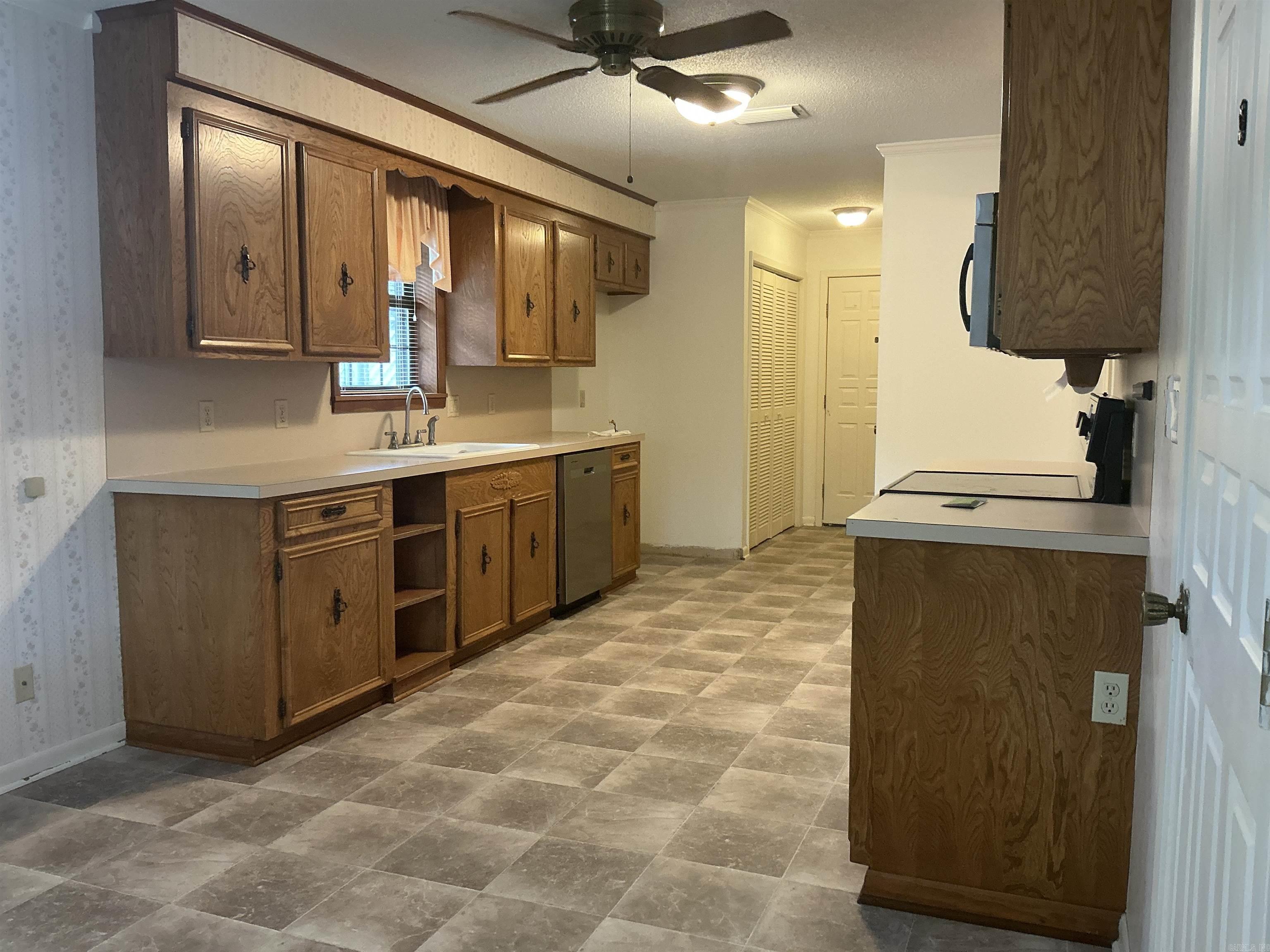 1002 Waterwell Property Photo 14