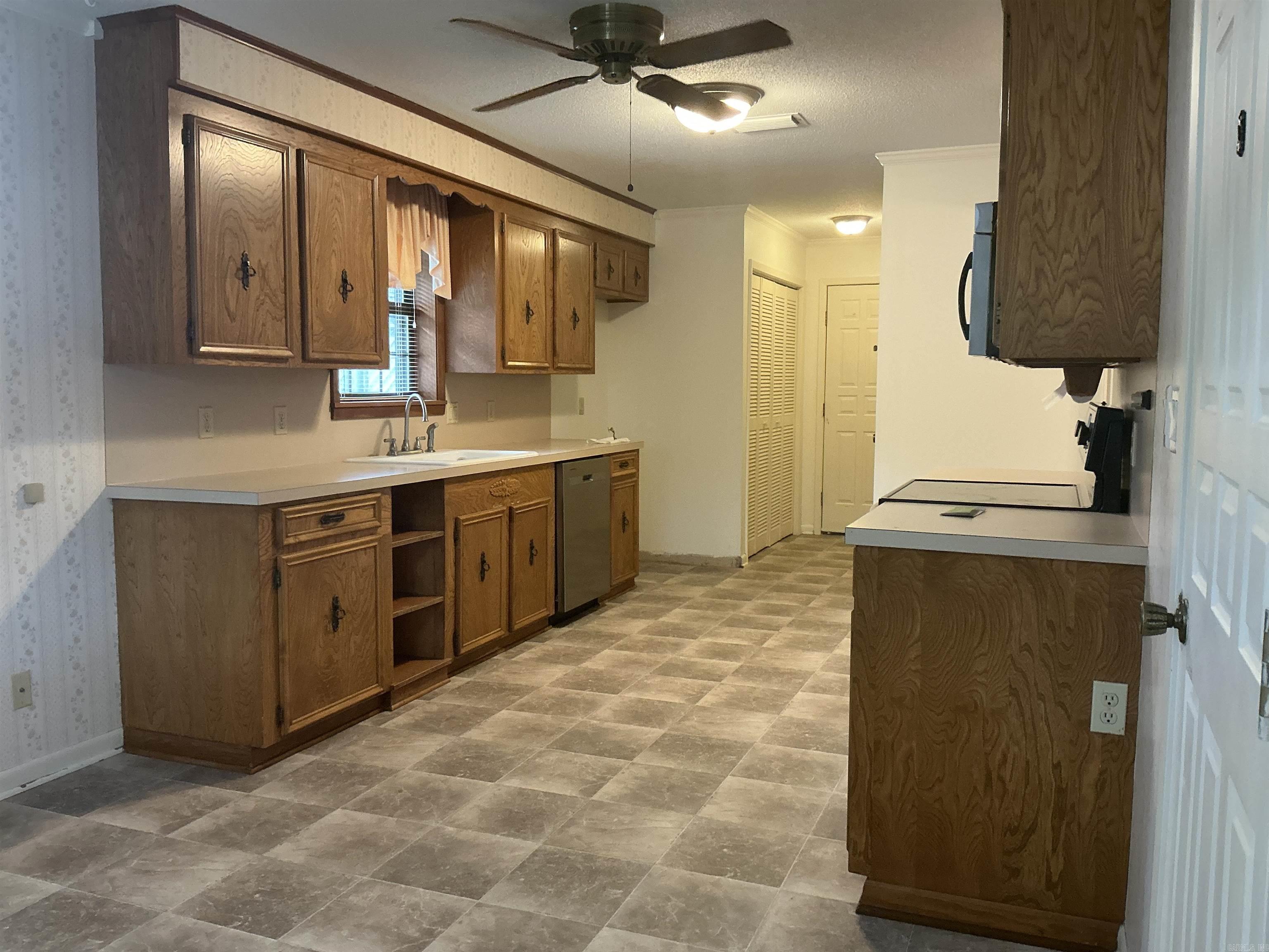 1002 Waterwell Property Photo 17