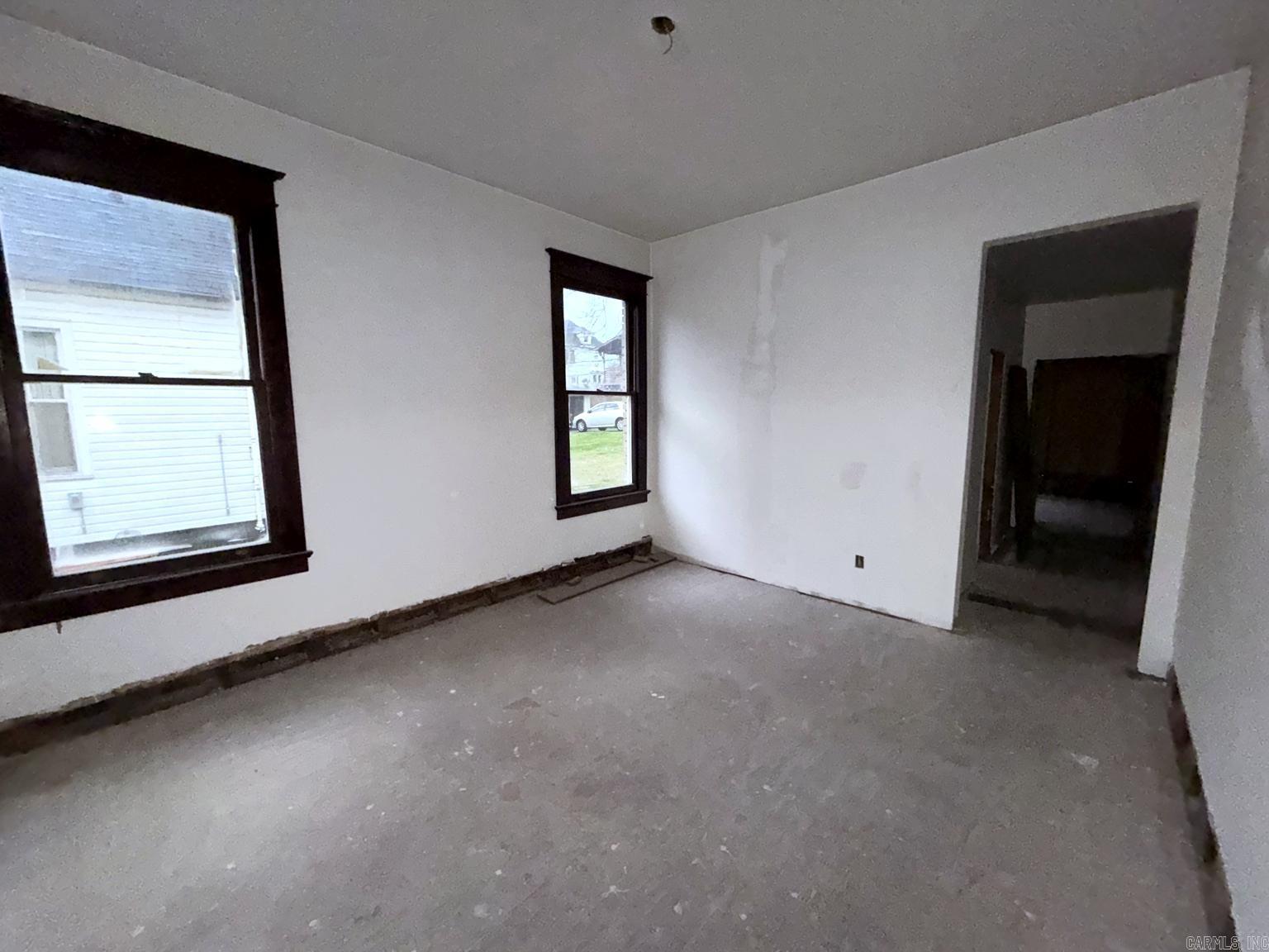 825 Poplar St Property Photo 9
