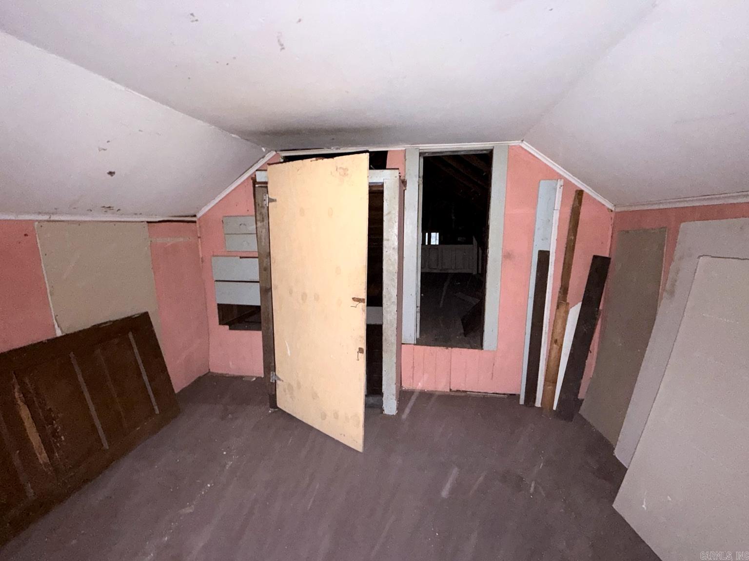 825 Poplar St Property Photo 13