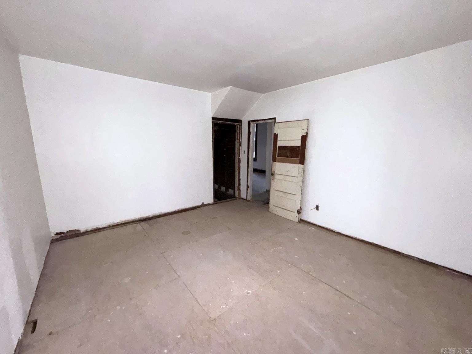 825 Poplar St Property Photo 14