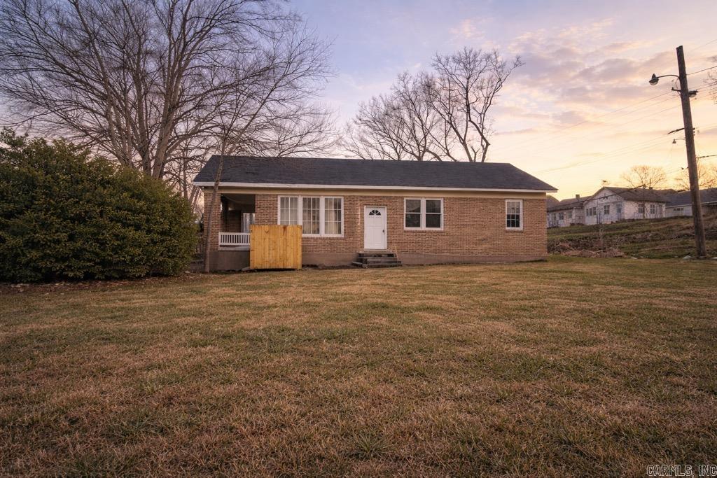 825 Poplar St Property Photo 21