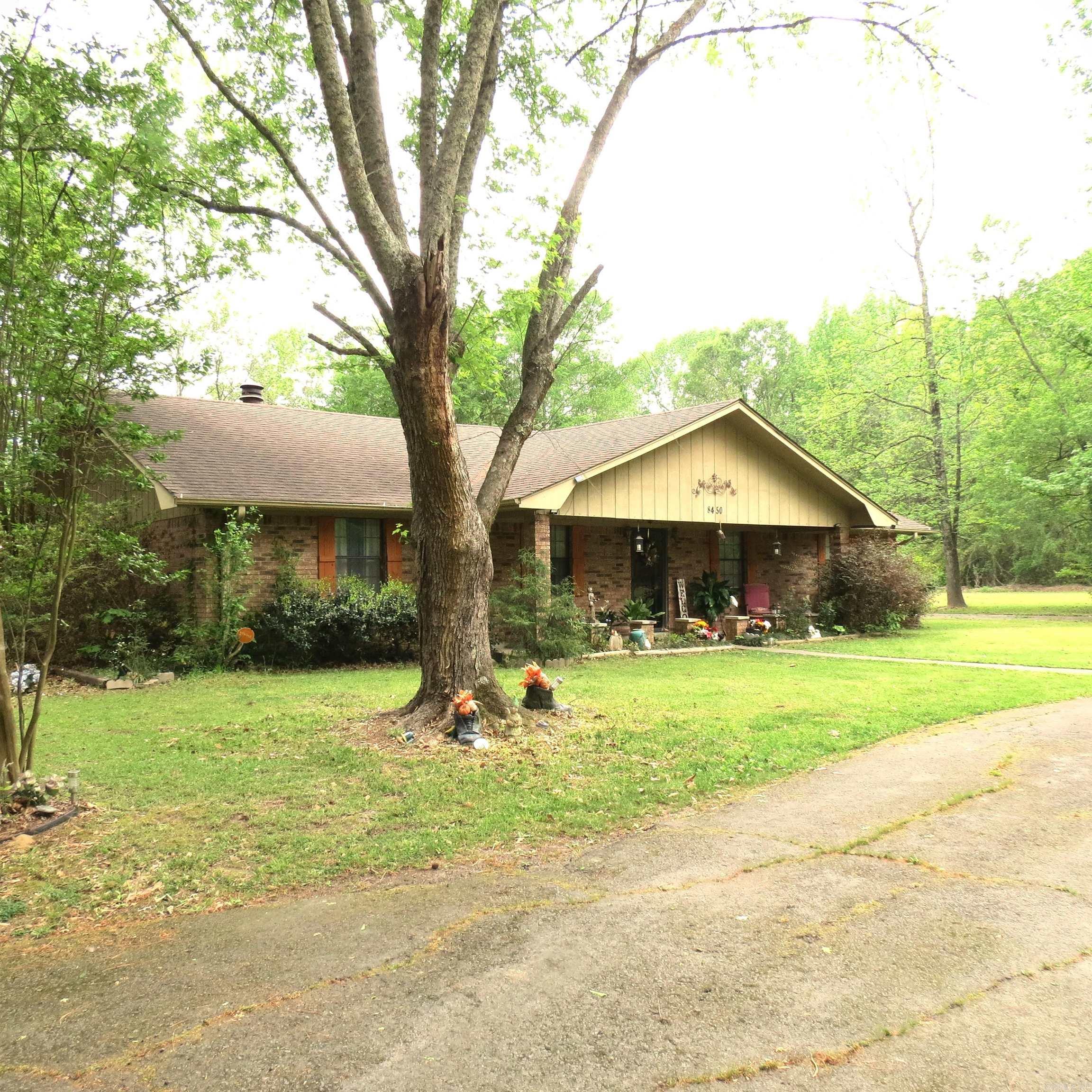 8450 Victoria Drive Property Photo 6