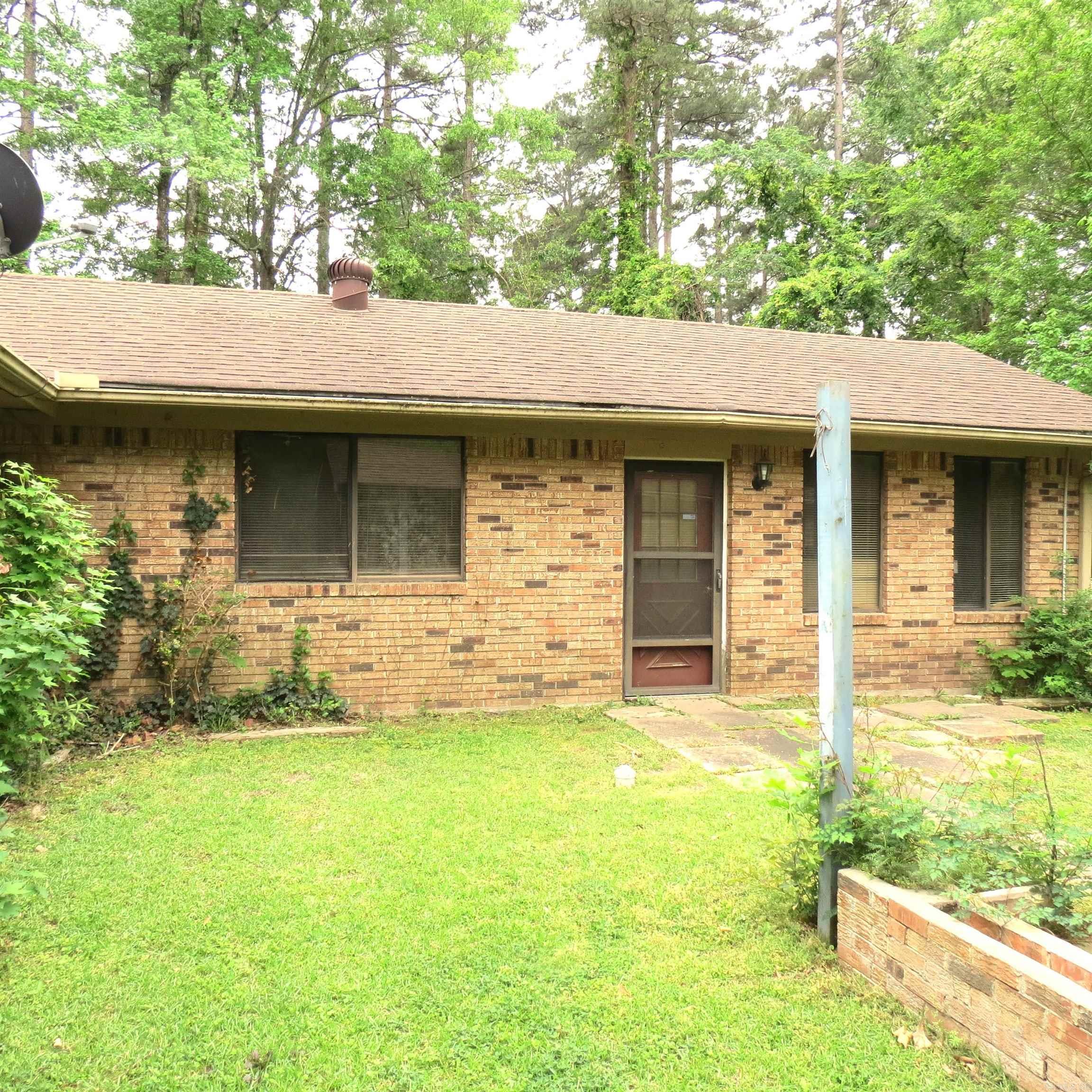 8450 Victoria Drive Property Photo 14